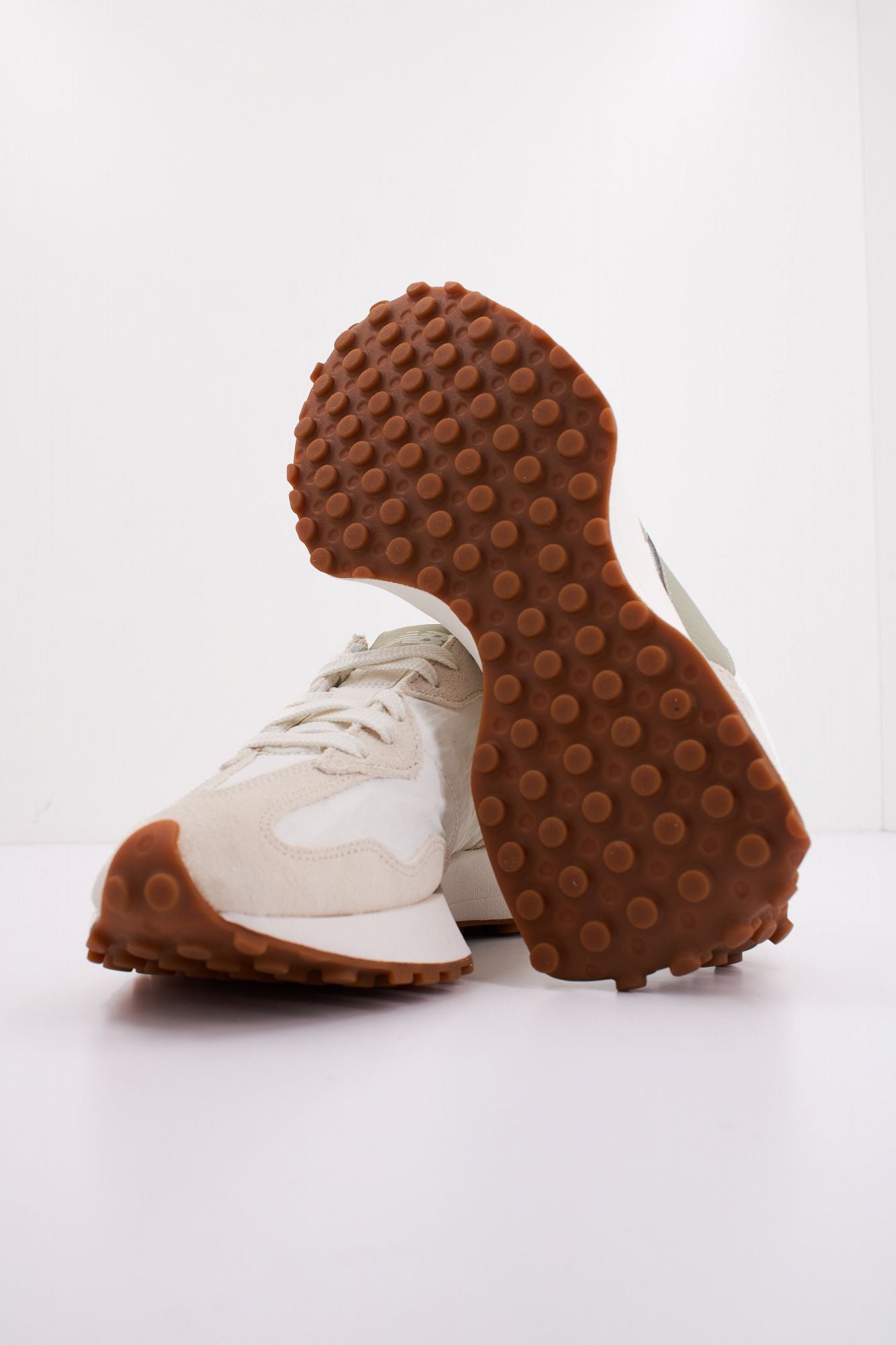 NEW BALANCE WS327 FTB  en color BLANCO (5)