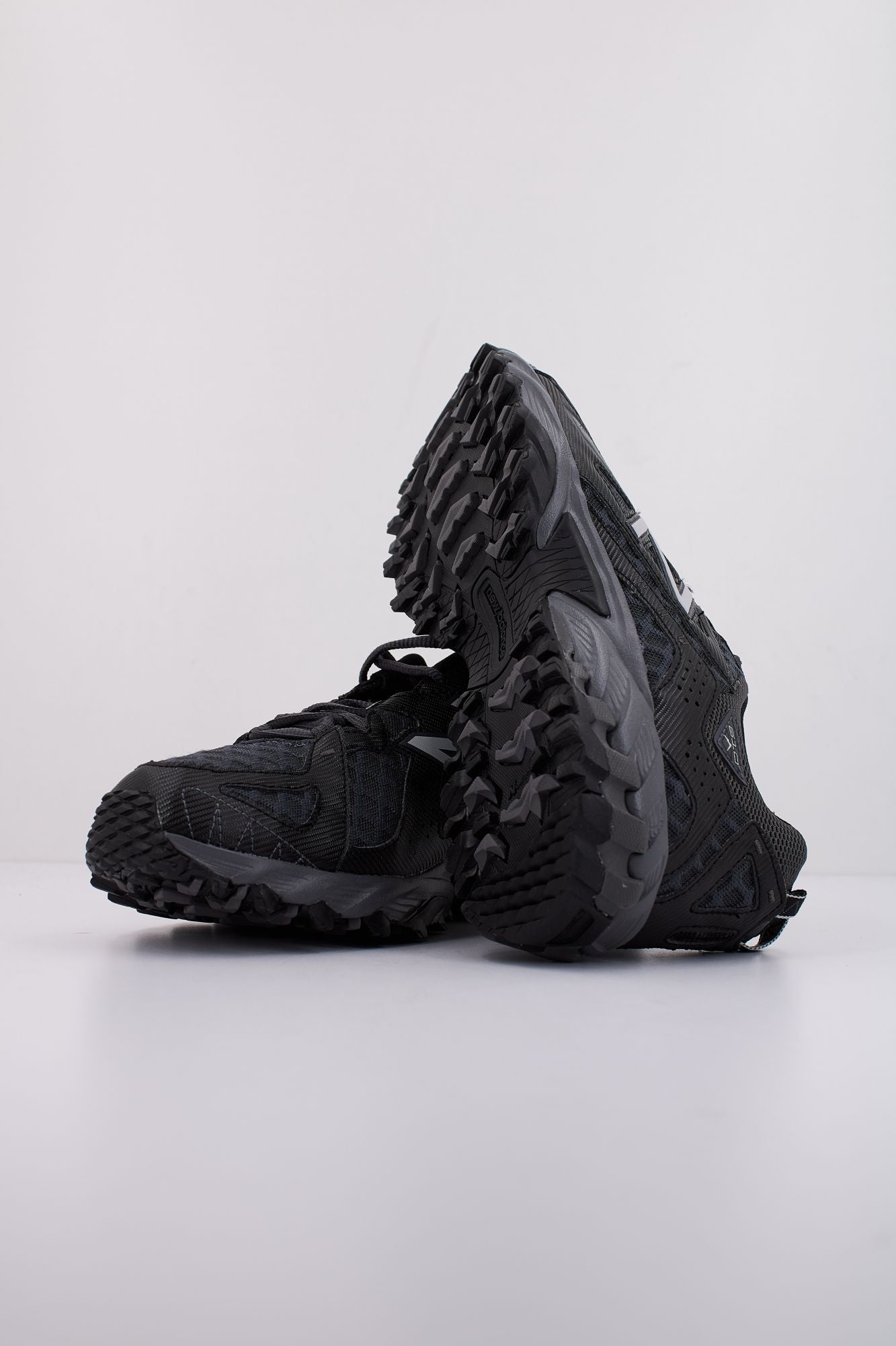 NEW BALANCE ML610 TAQ en color NEGRO (5)