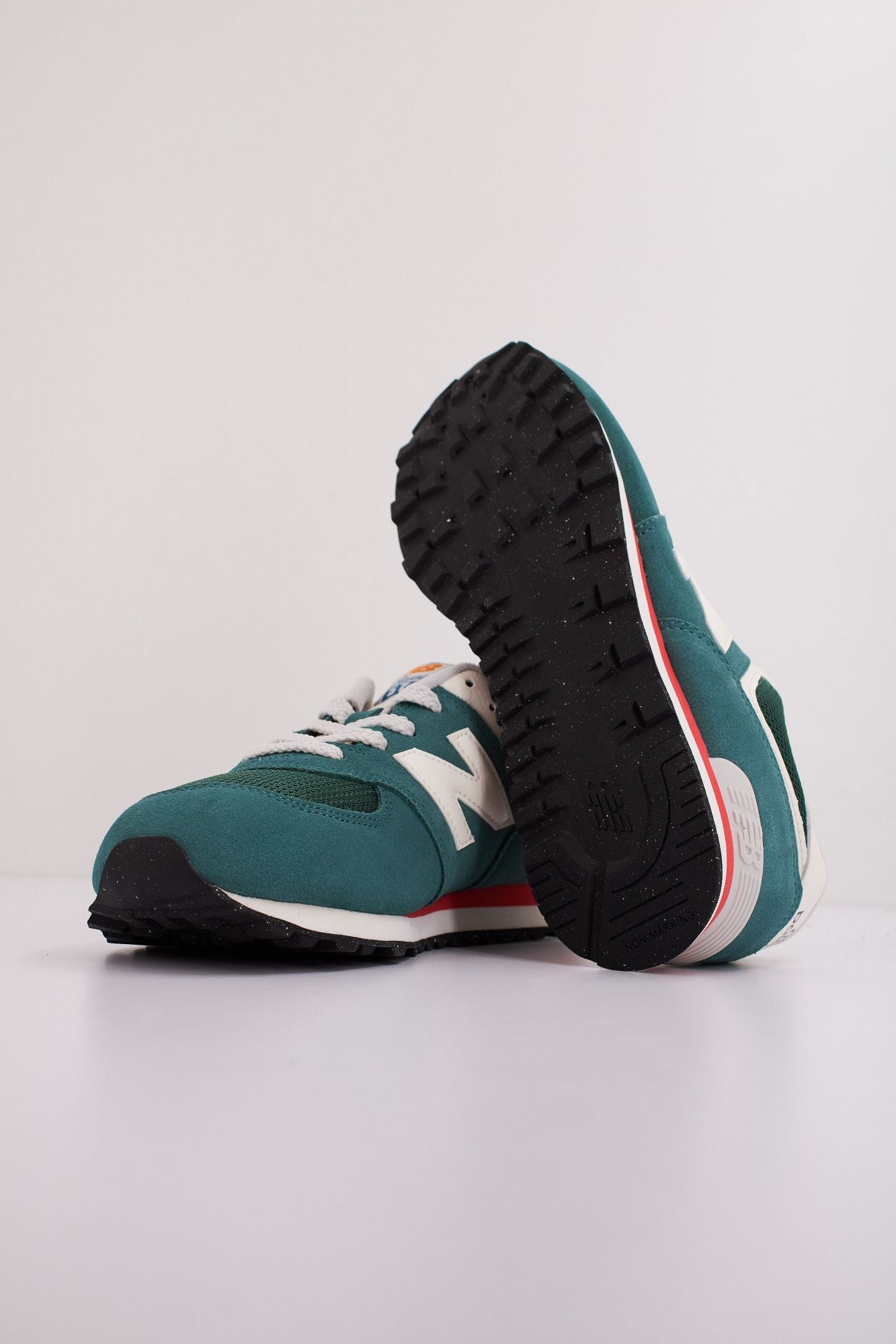 NEW BALANCE GC574 VPG  en color VERDE (5)