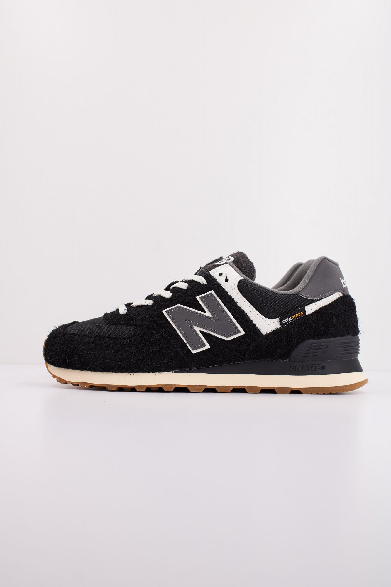 NEW BALANCE U574 RUS  en color NEGRO (1)