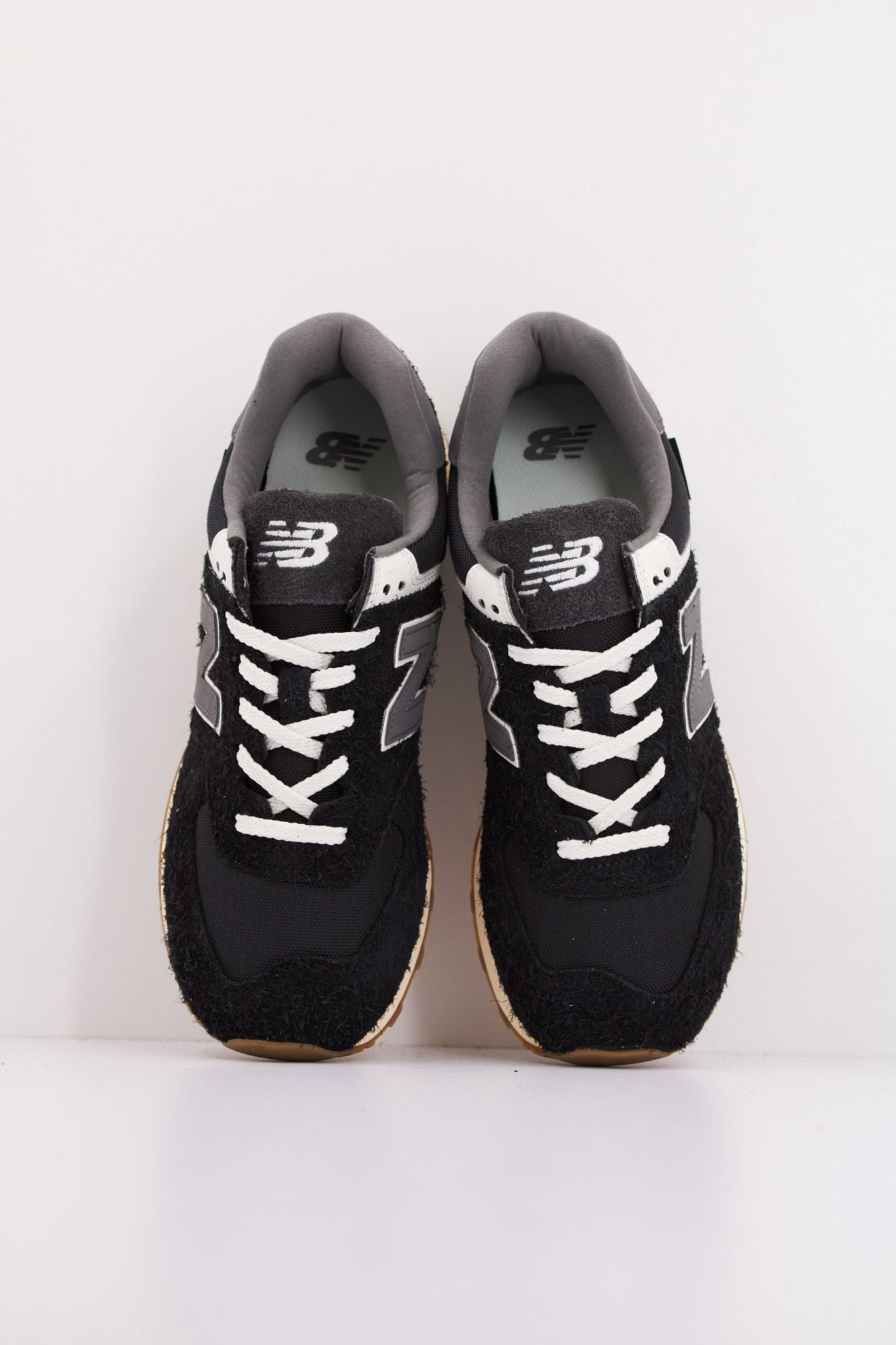 NEW BALANCE U574 RUS  en color NEGRO (3)