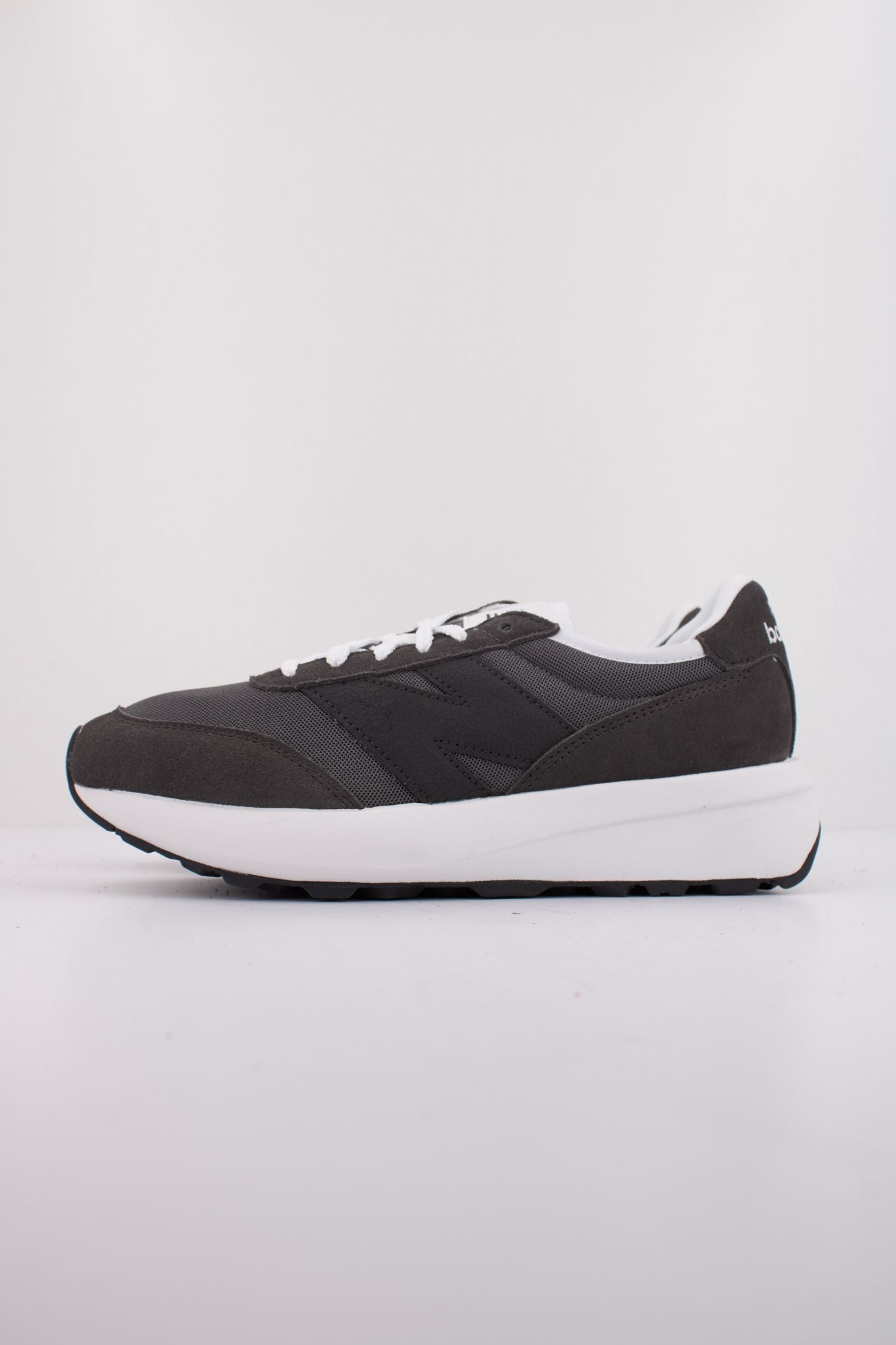 NEW BALANCE U370 HD en color GRIS (1)