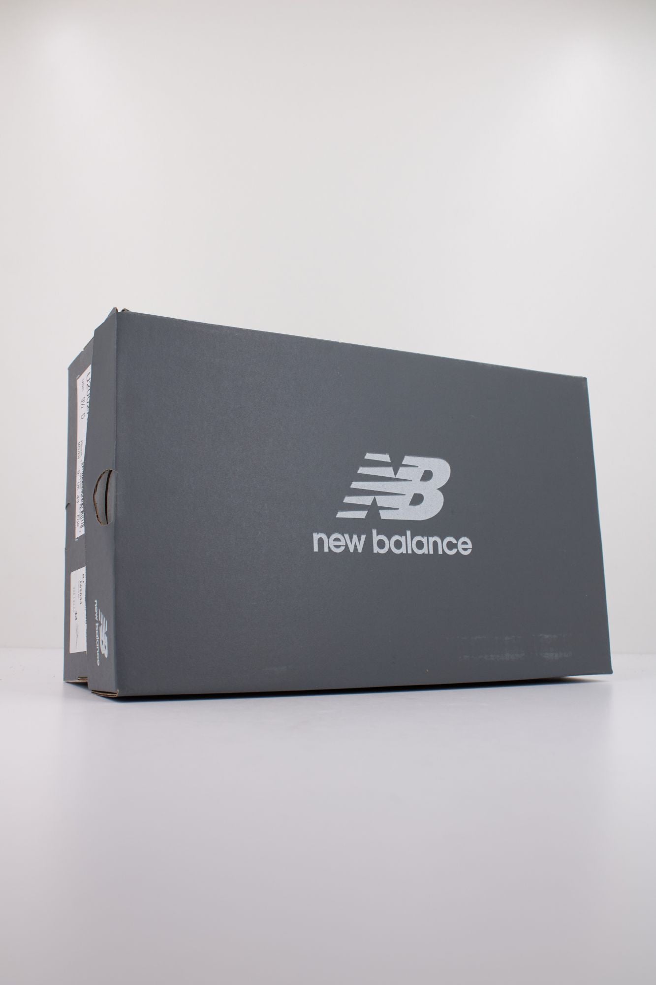 NEW BALANCE U2002 en color BLANCO (6)