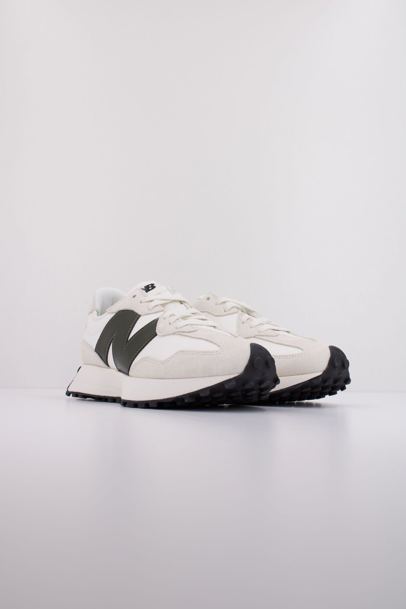 NEW BALANCE WS327 en color BLANCO (2)