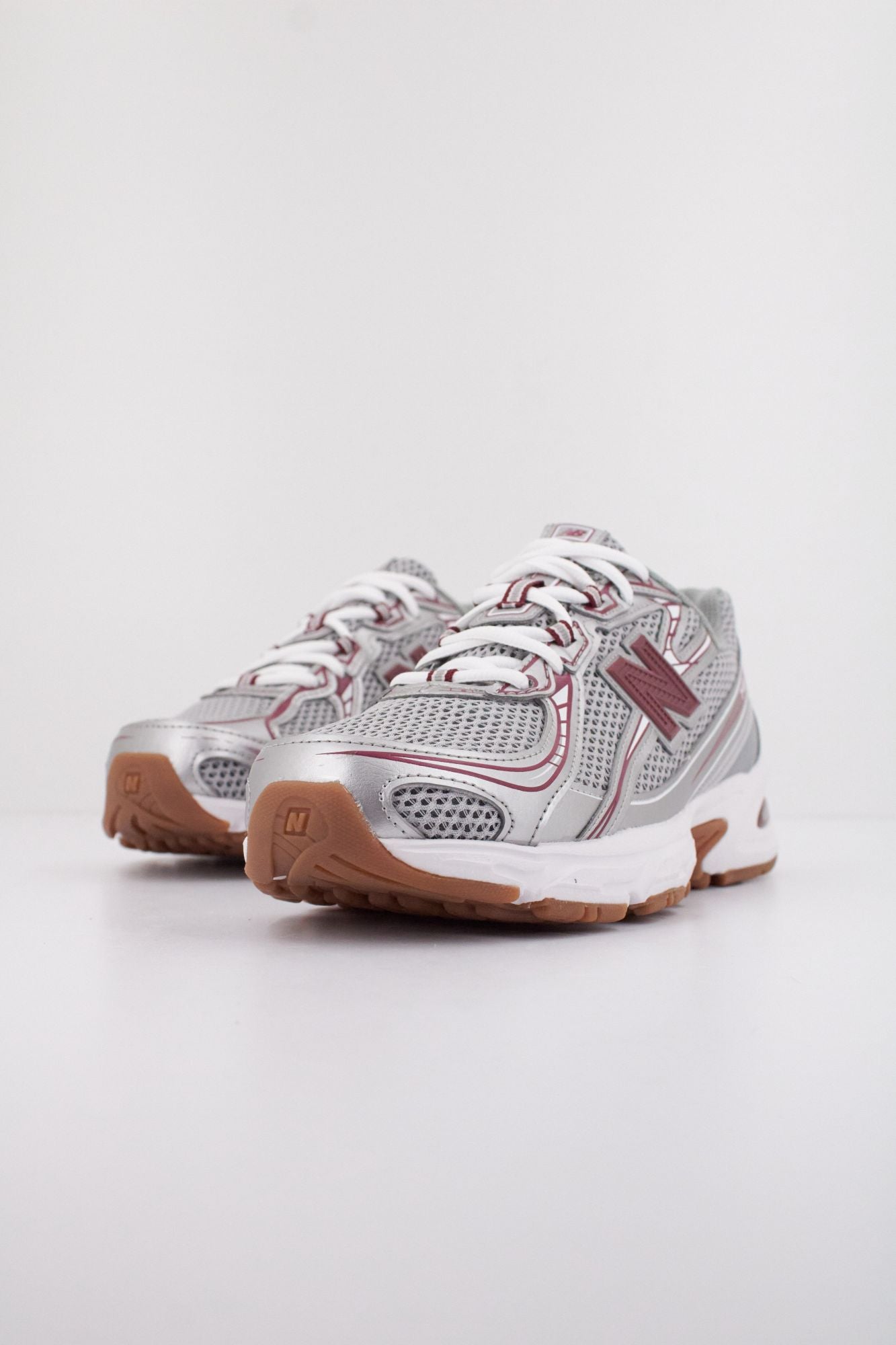 NEW BALANCE U740 MS2  en color GRIS (2)