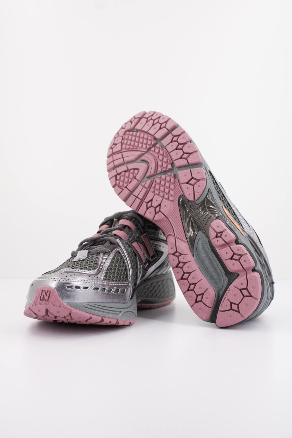 NEW BALANCE U19062 en color GRIS (5)