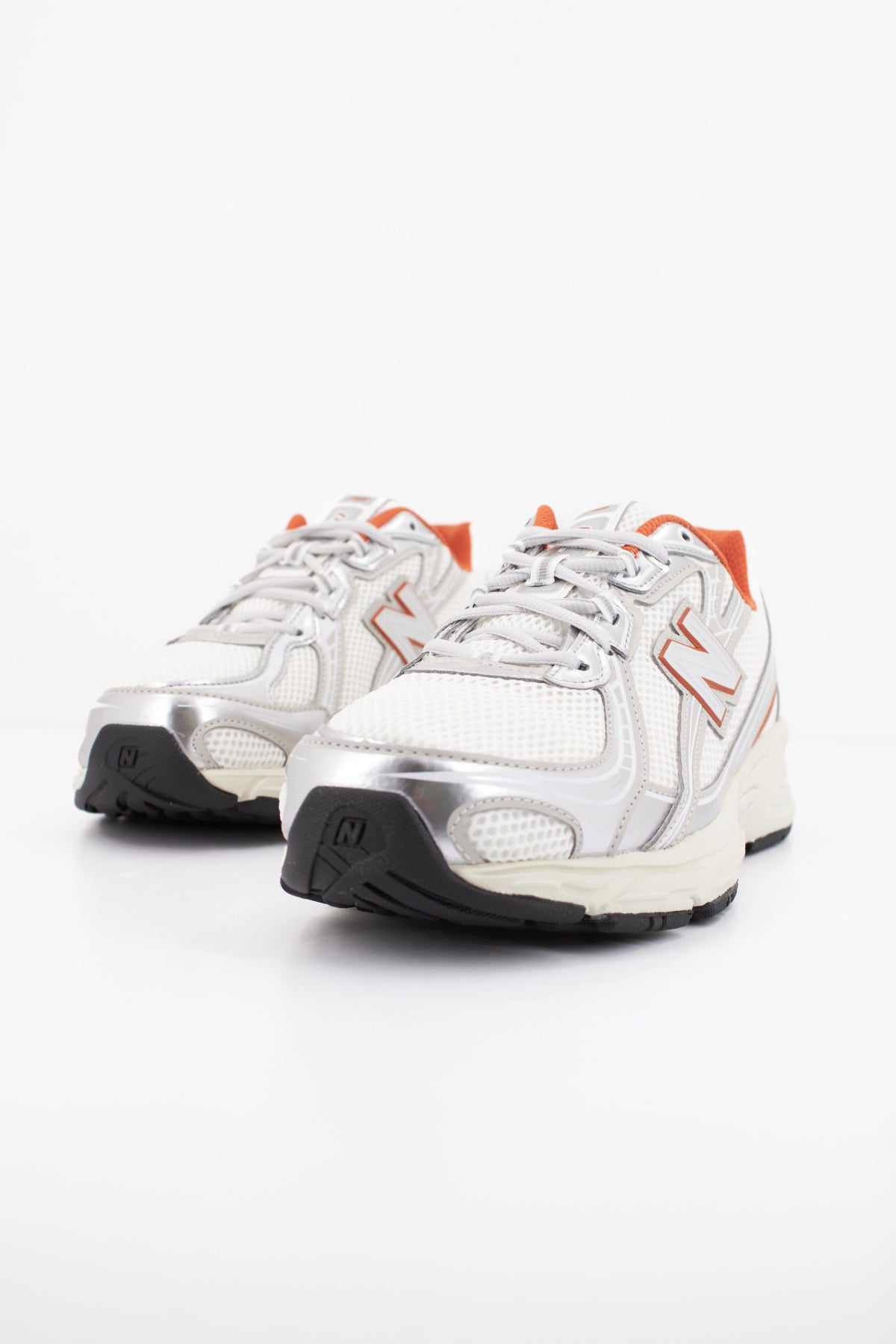 NEW BALANCE U740  en color BLANCO (2)