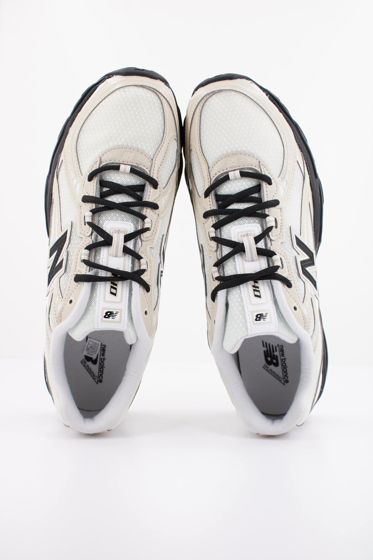 NEW BALANCE U740  en color BEIS (3)