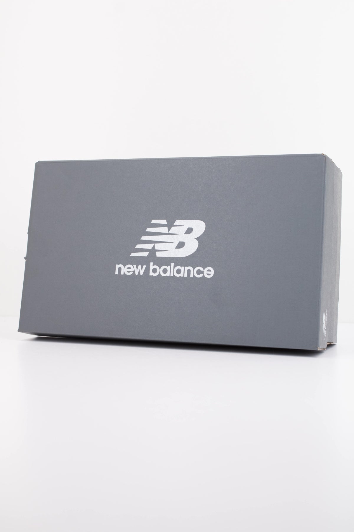 NEW BALANCE U20108 en color GRIS (6)