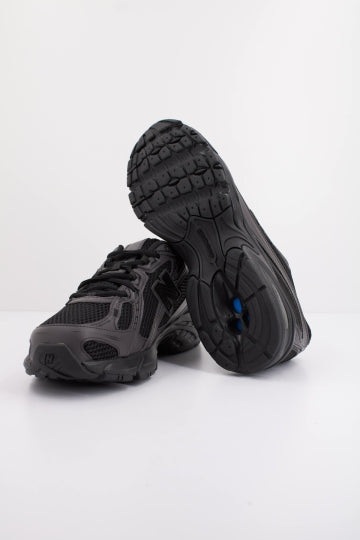 NEW BALANCE U740 en color NEGRO (5)