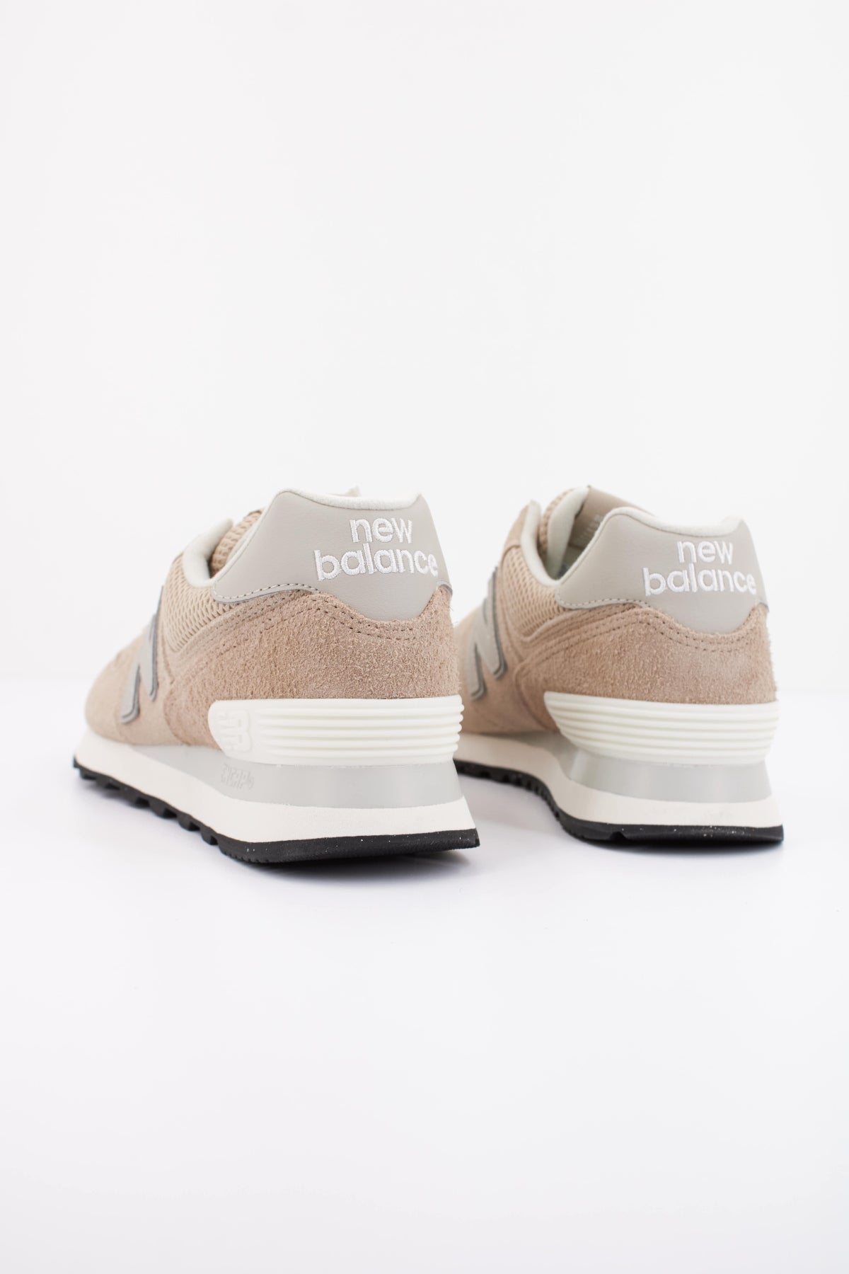 NEW BALANCE W574  en color MARRON CLARO (4)