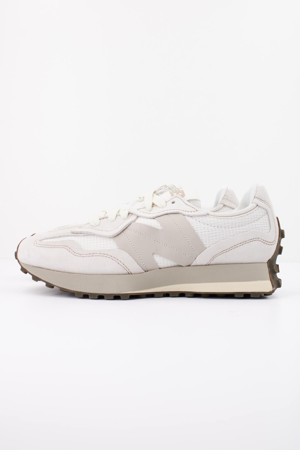 NEW BALANCE U327  en color BLANCO (1)