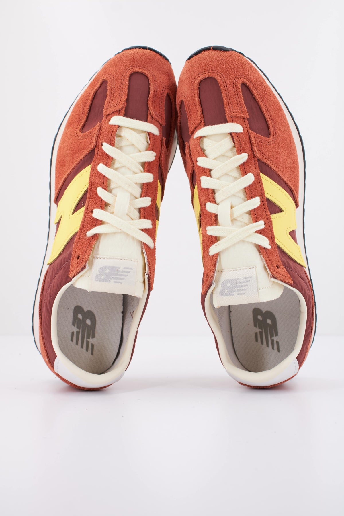 NEW BALANCE U471  en color ROJO (3)