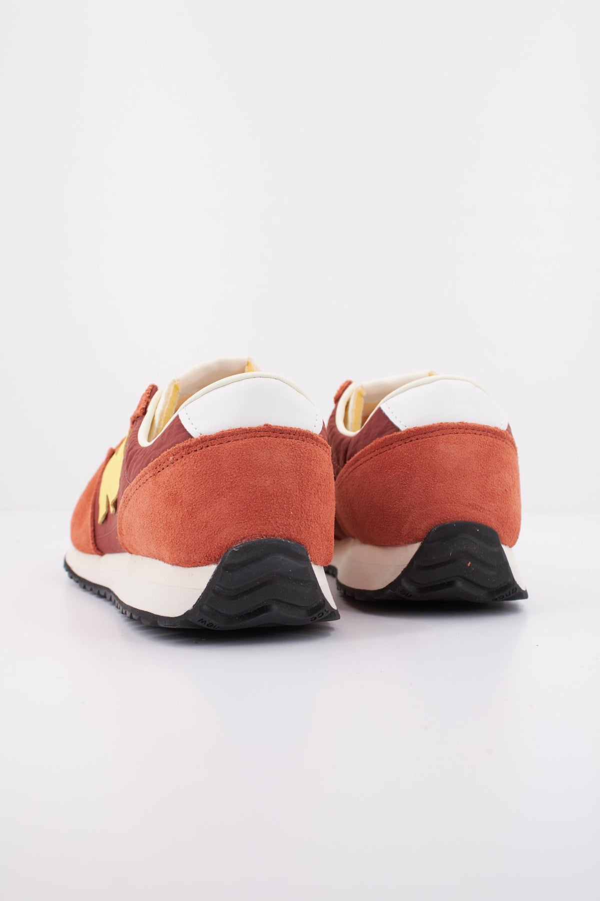 NEW BALANCE U471  en color ROJO (4)