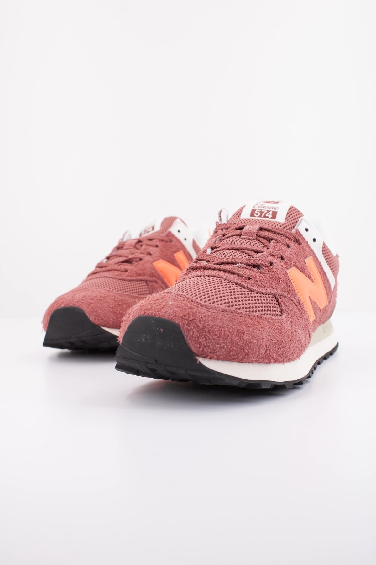 NEW BALANCE U574  en color BURDEOS (2)