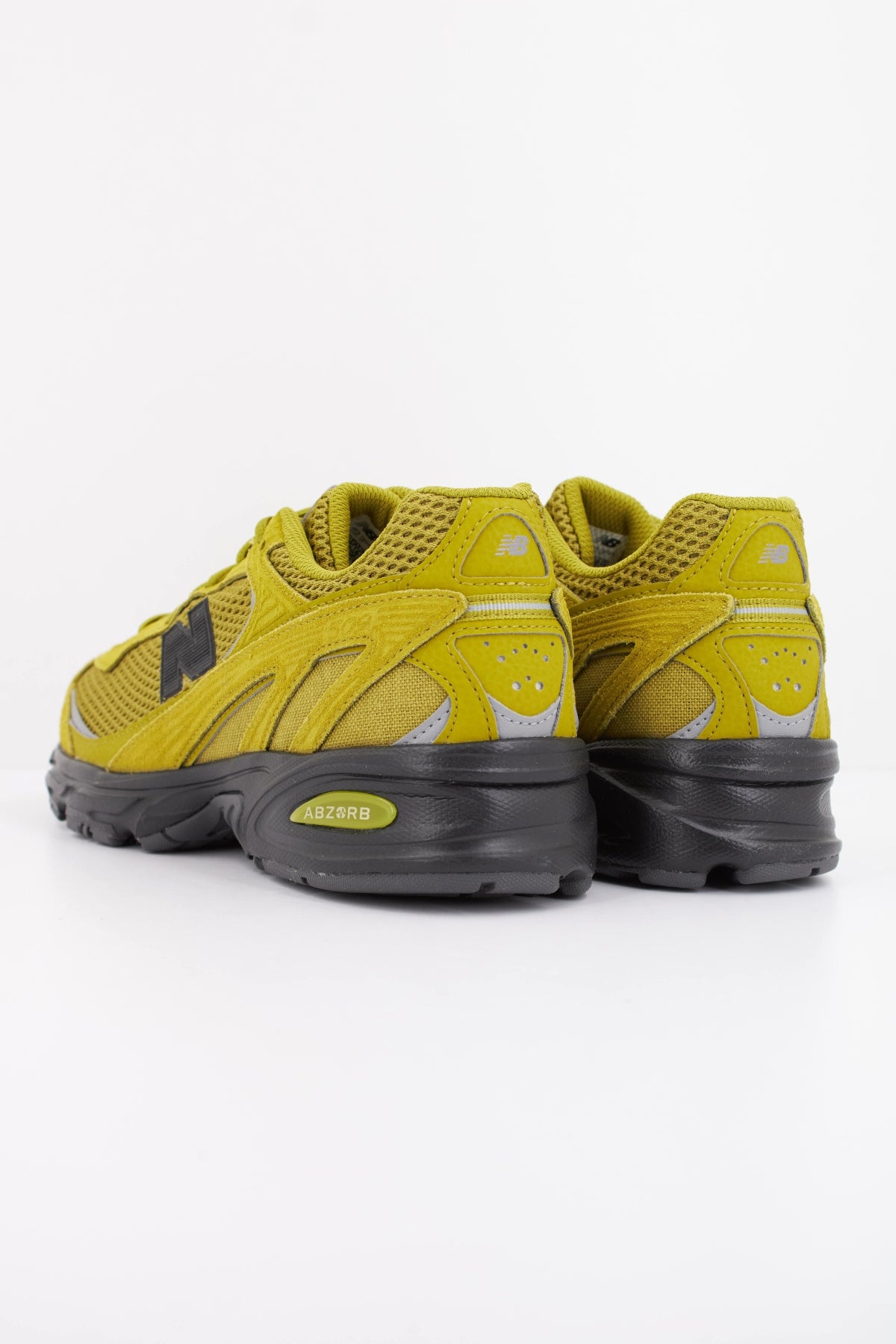 NEW BALANCE U509 en color VERDE (4)