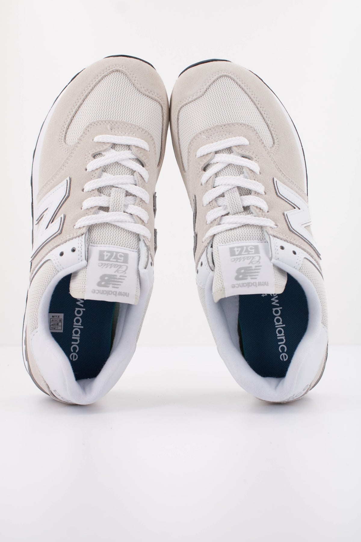 NEW BALANCE ML574  en color BEIS (3)