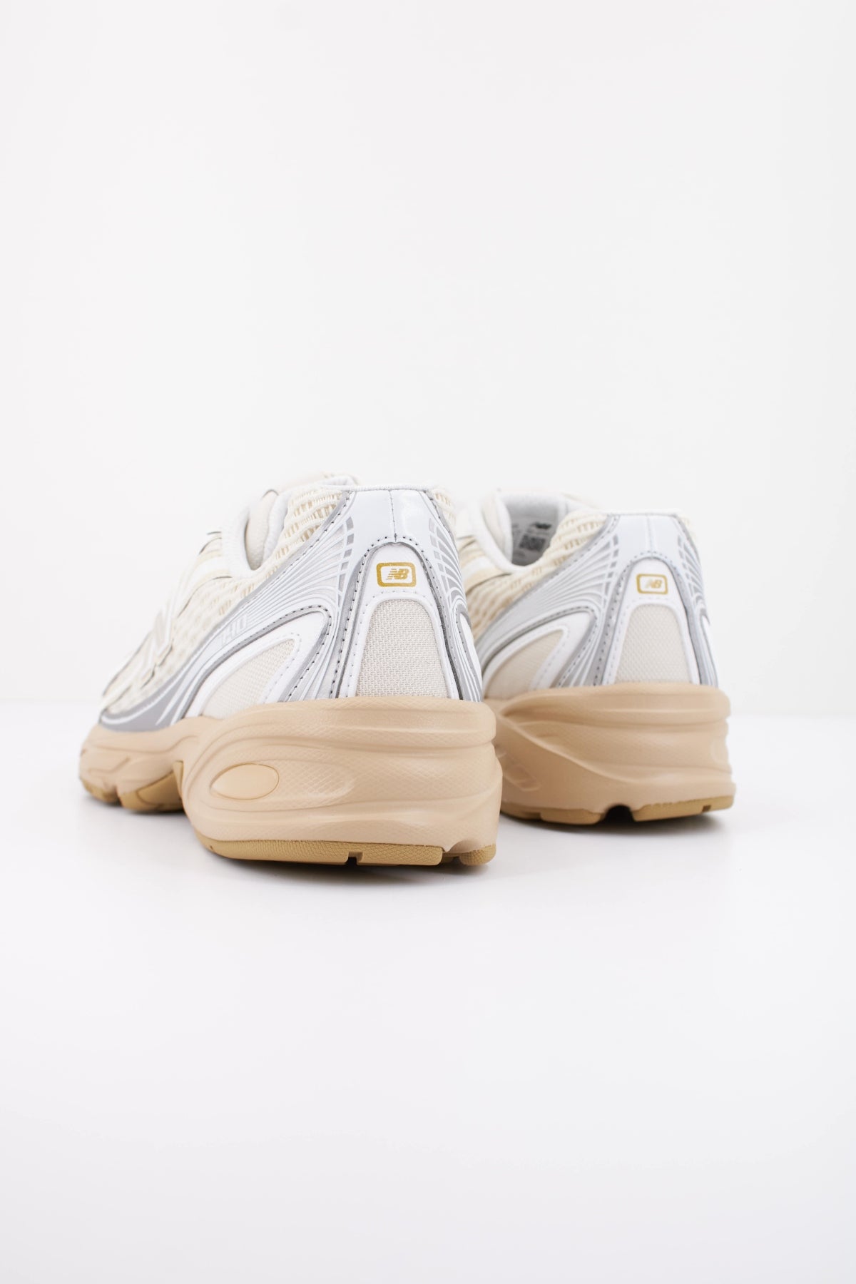 NEW BALANCE U740  en color BEIS (4)