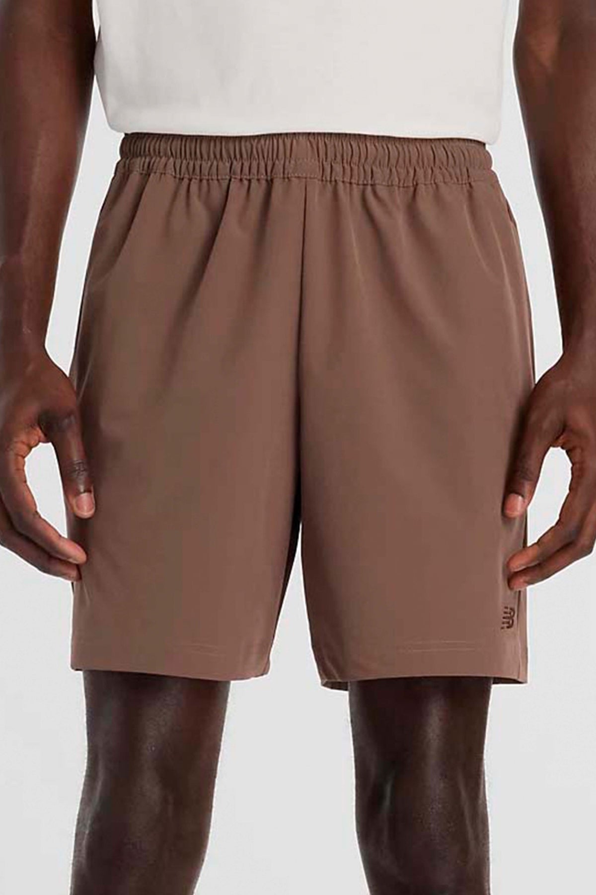 NEW BALANCE SHORT ATH en color MARRON (2)