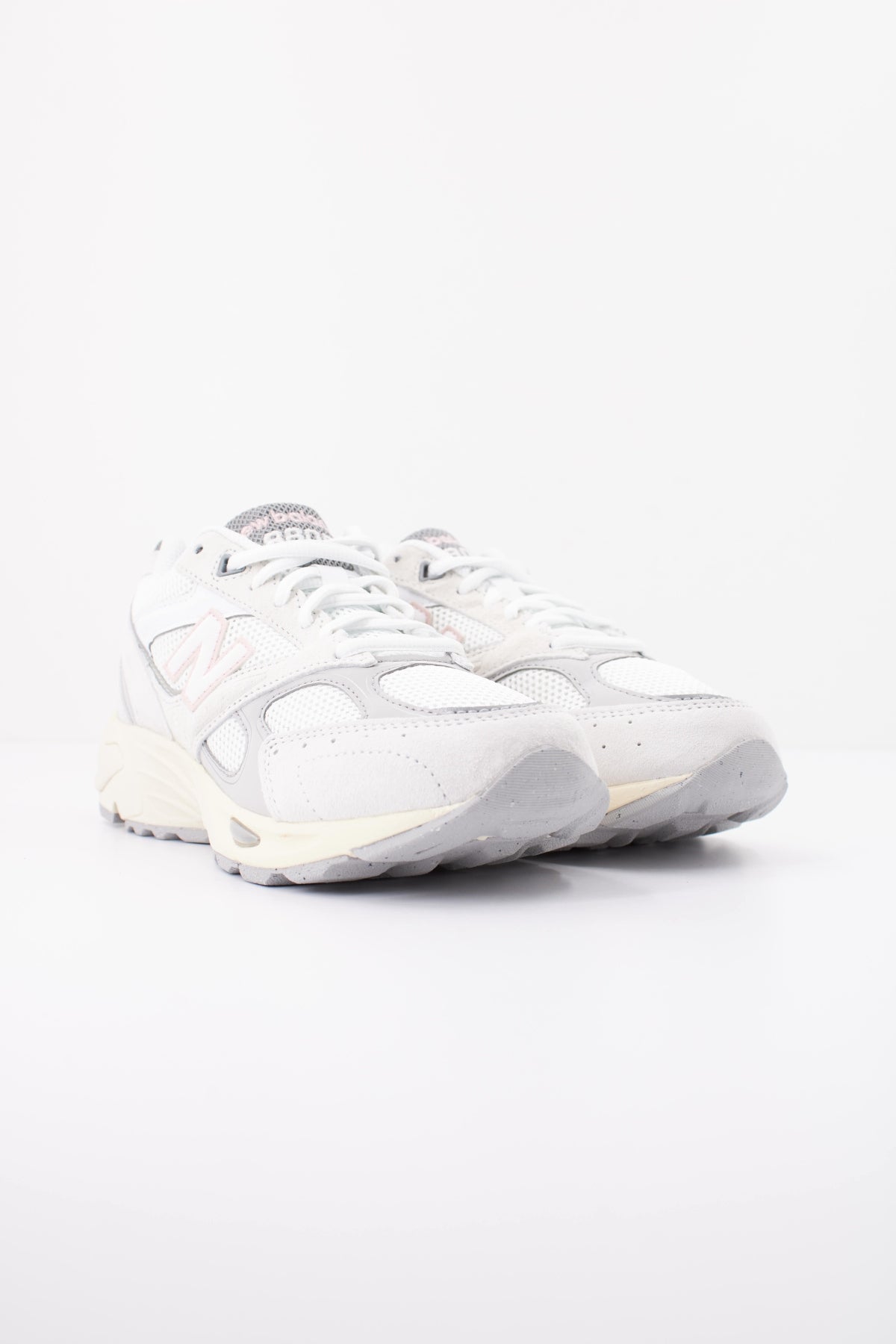 NEW BALANCE U880R 9P0 en color BLANCO (2)