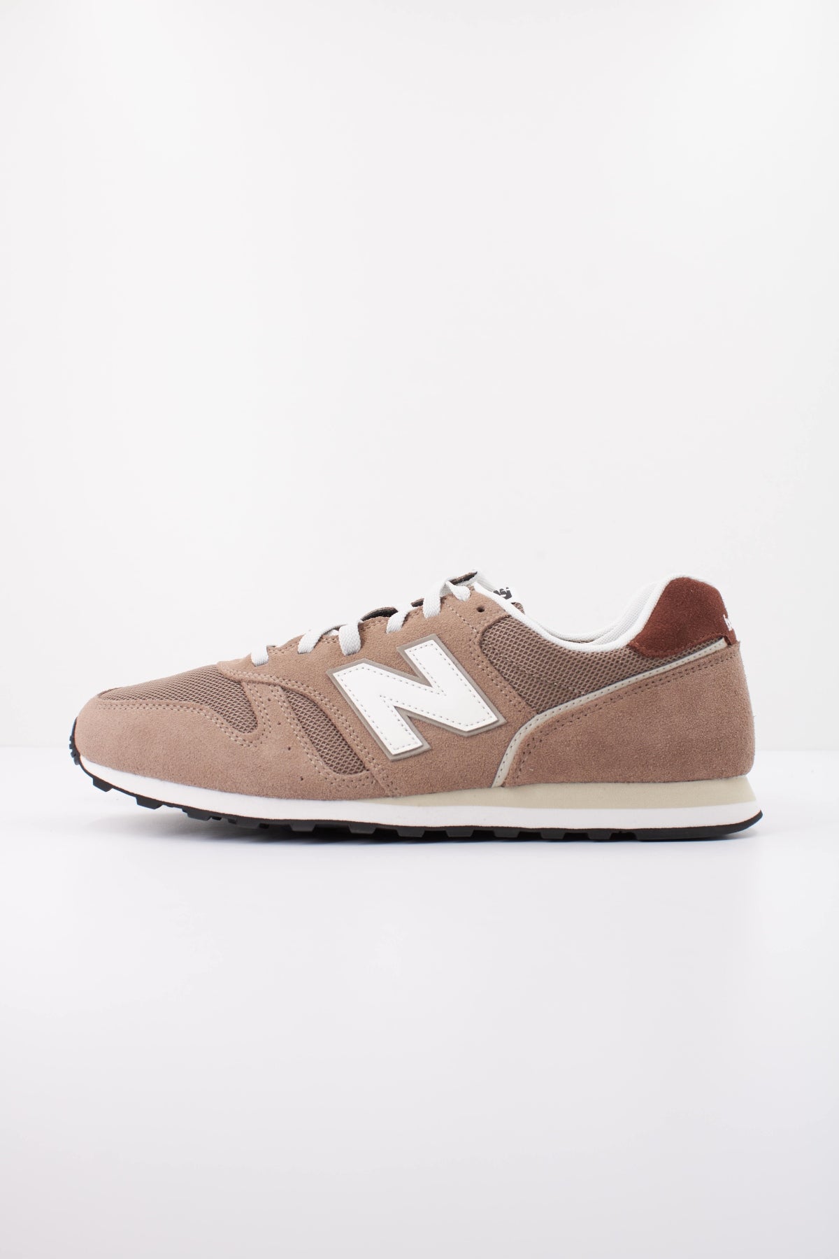 NEW BALANCE ML373 XA2 DEPORTIVO en color MARRON CLARO (1)