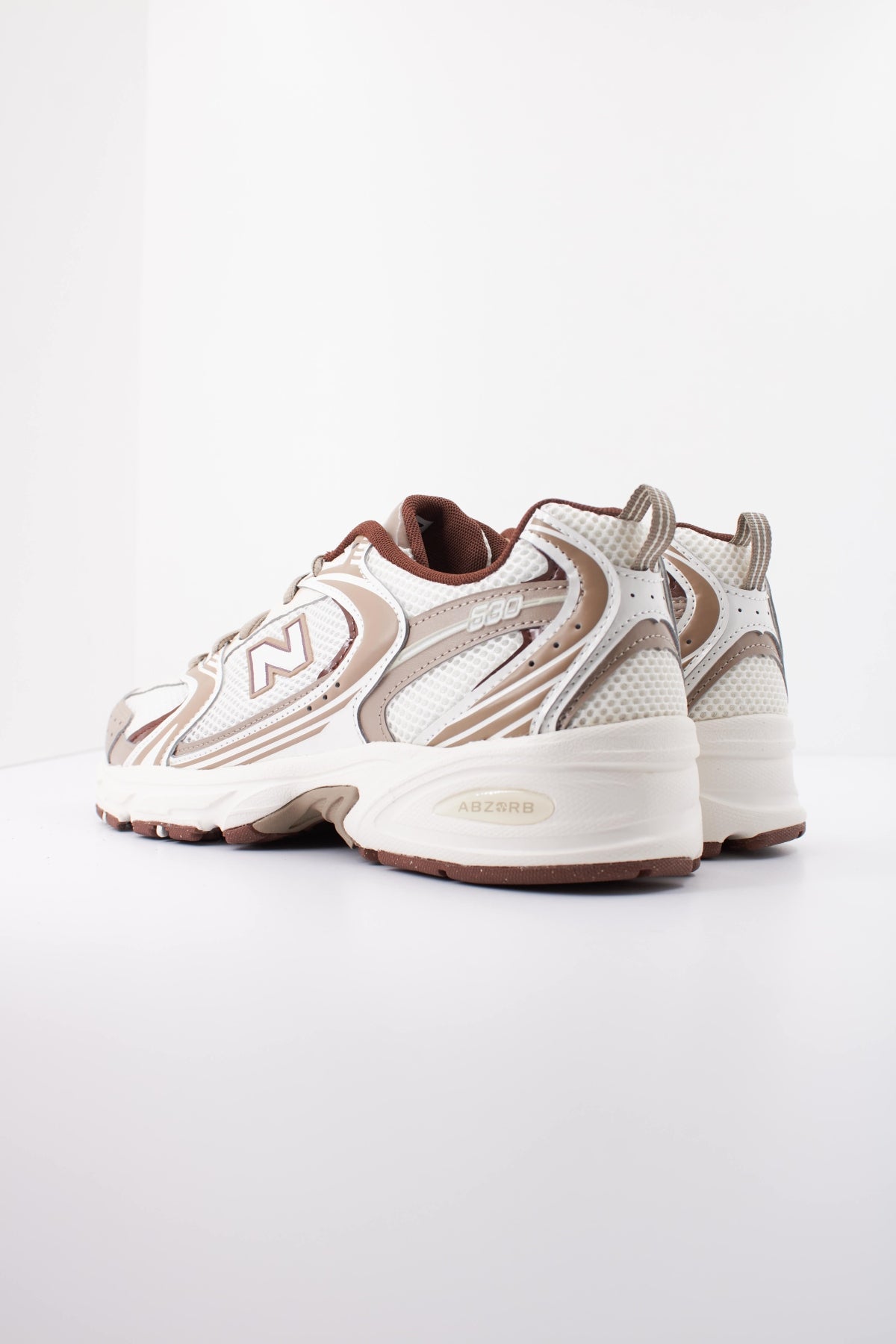 NEW BALANCE U530 COB DEPORTIVO en color BEIS (4)