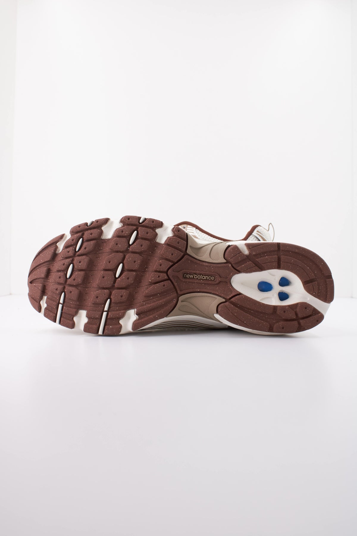 NEW BALANCE U530 COB DEPORTIVO en color BEIS (5)