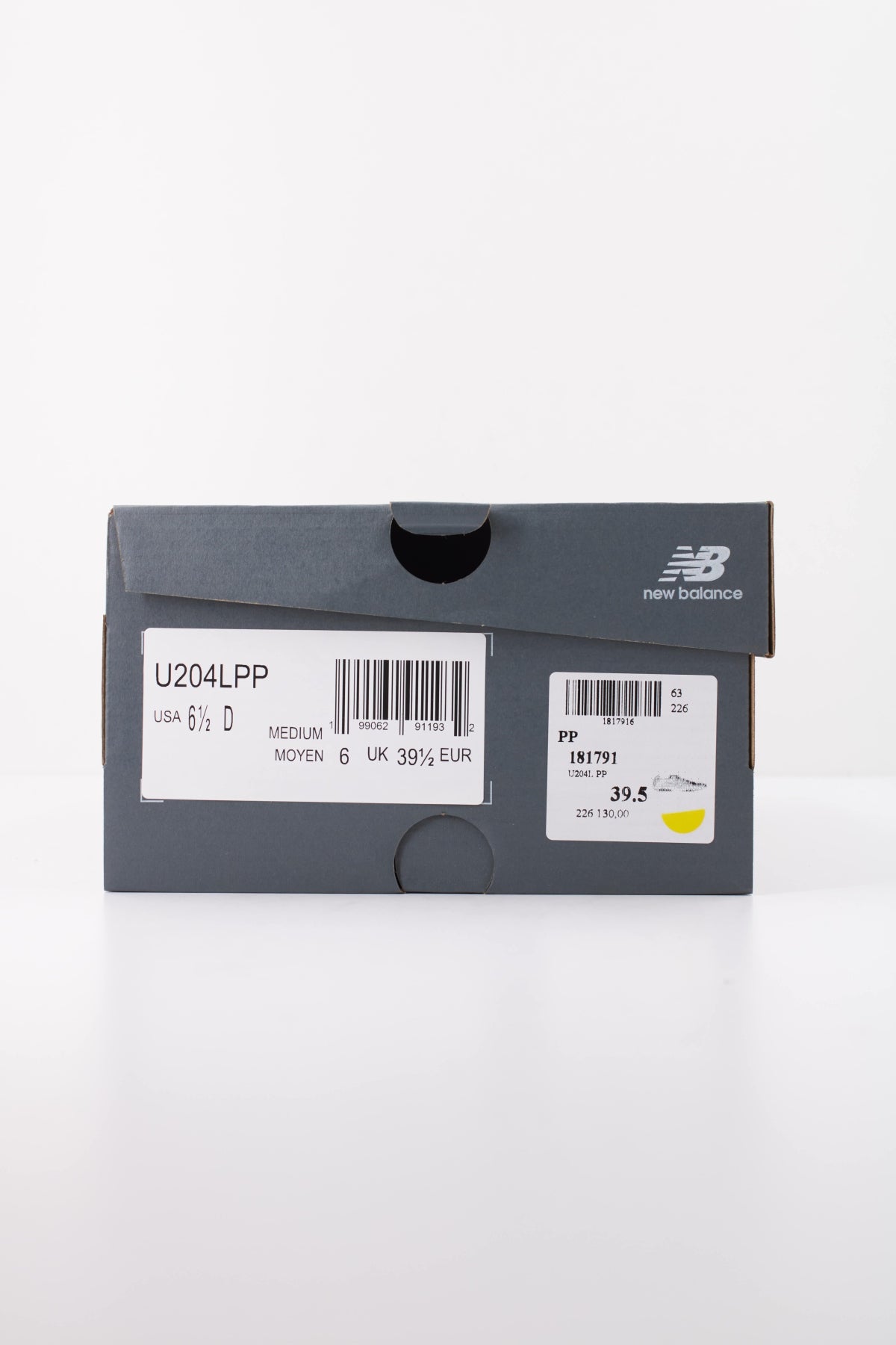 NEW BALANCE U204L en color PLATA (6)