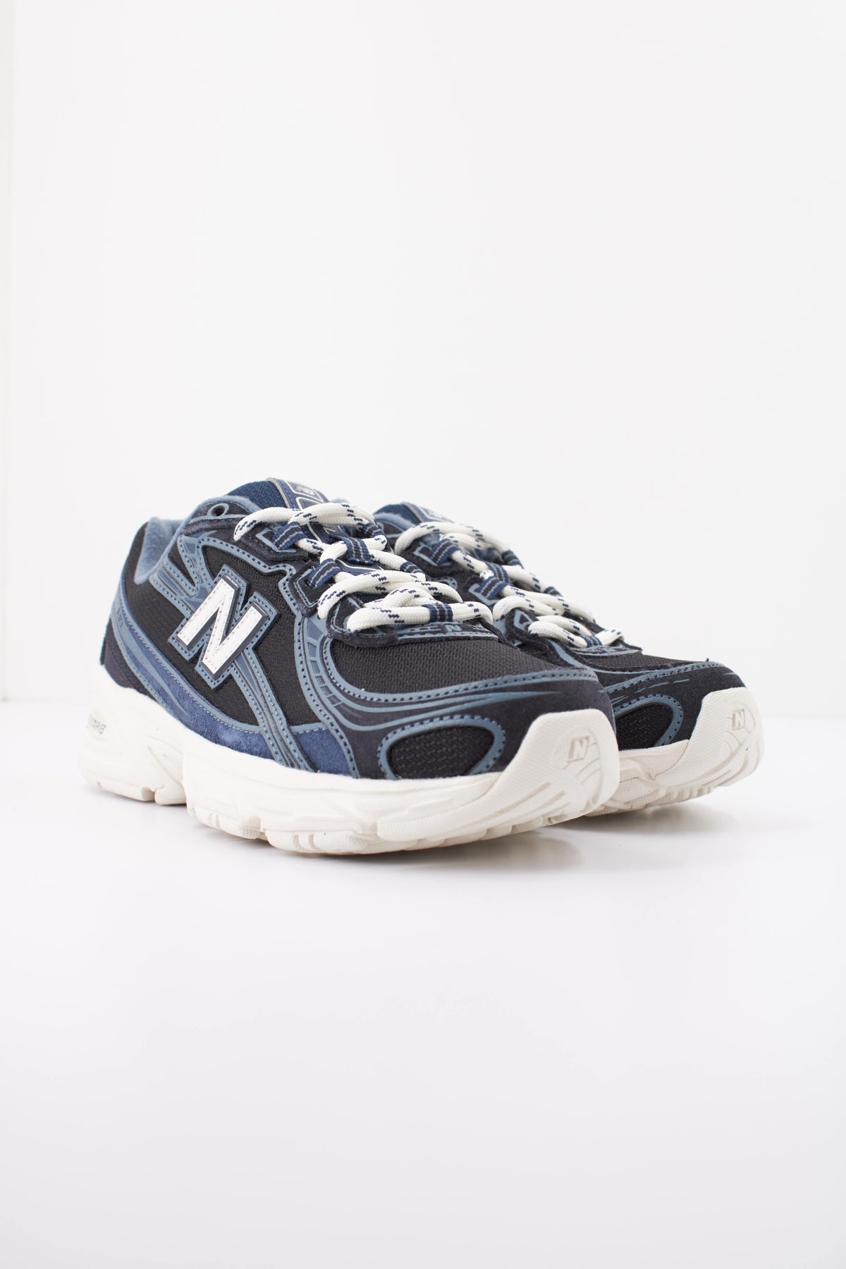 NEW BALANCE U740 10Y en color AZUL (2)