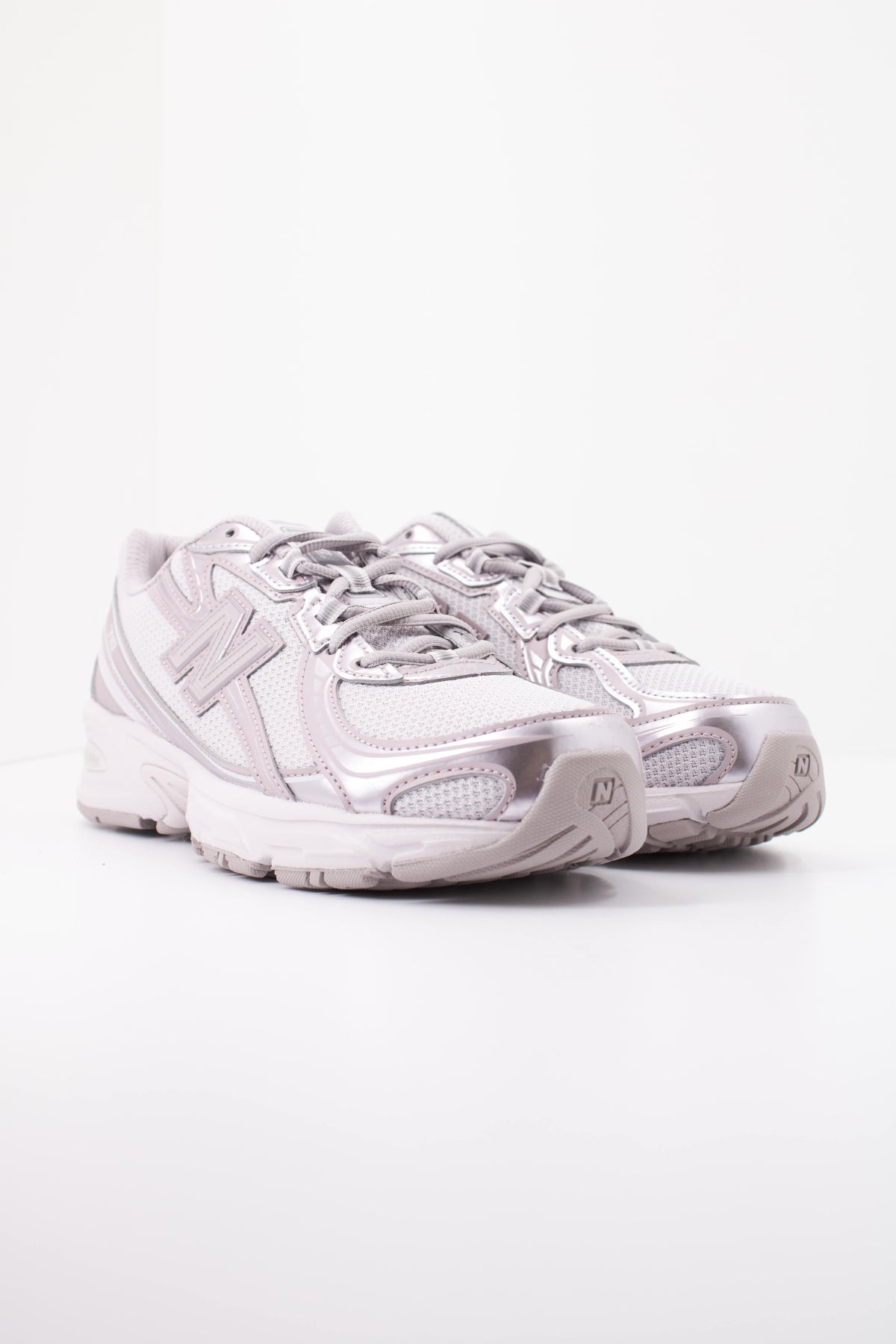 NEW BALANCE U740 638  en color VIOLETA (2)