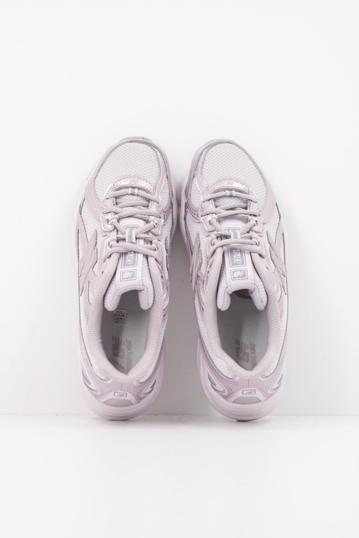 NEW BALANCE U740 638  en color VIOLETA (3)