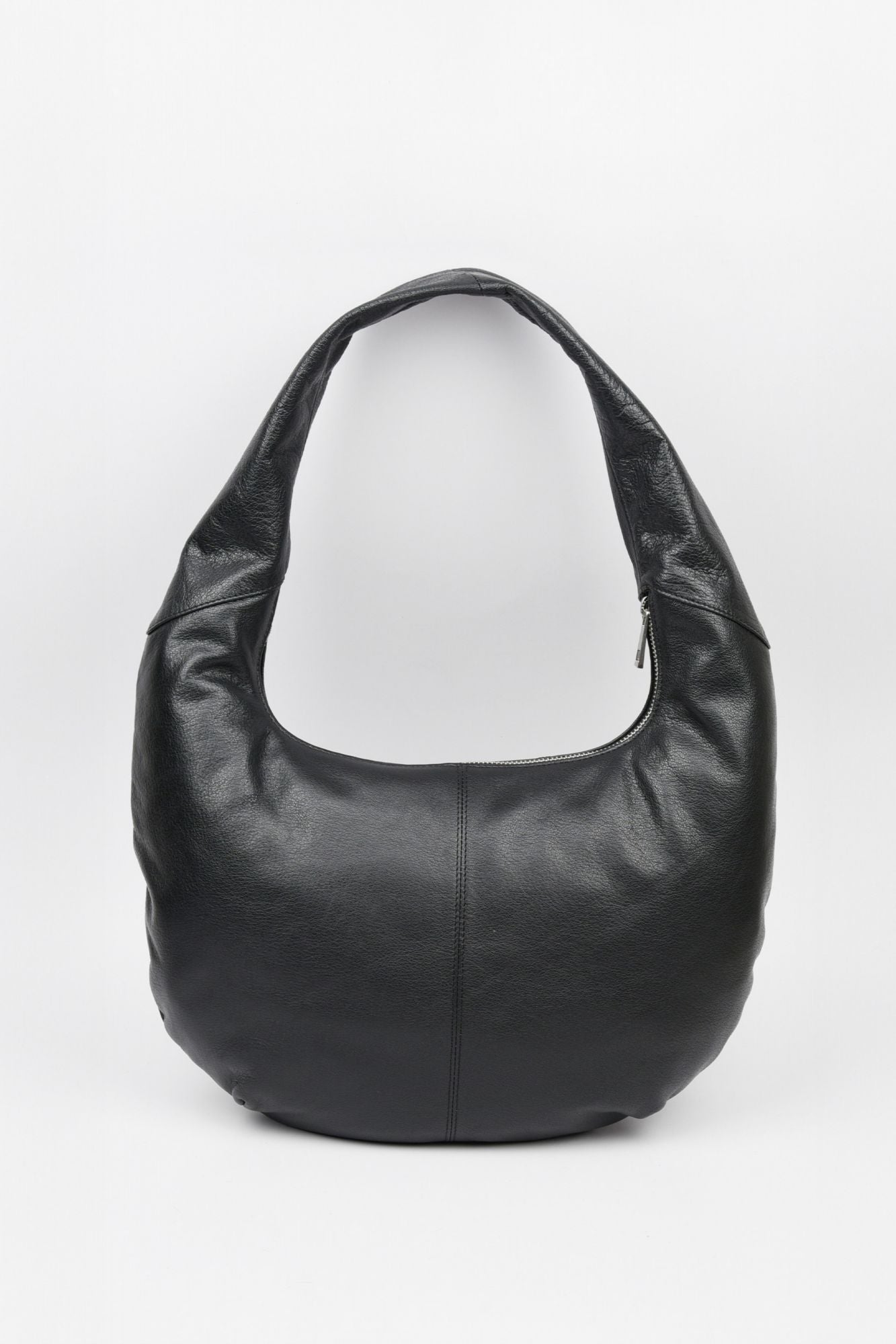 NUNOO  SMALL GABI RIVET MOUNTAI  en color NEGRO (2)
