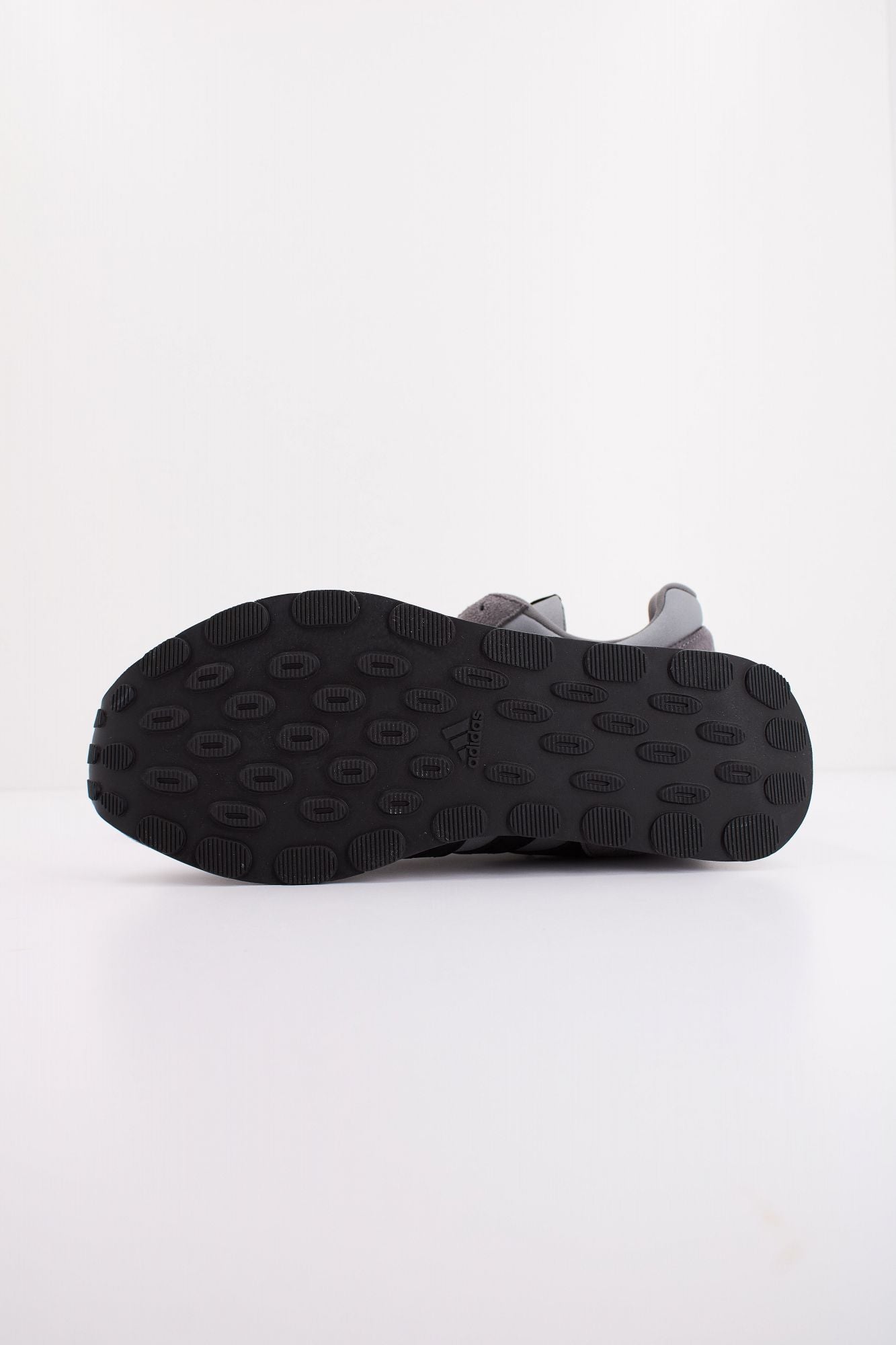 ADIDAS RUN 60s 3.0 en color GRIS (5)