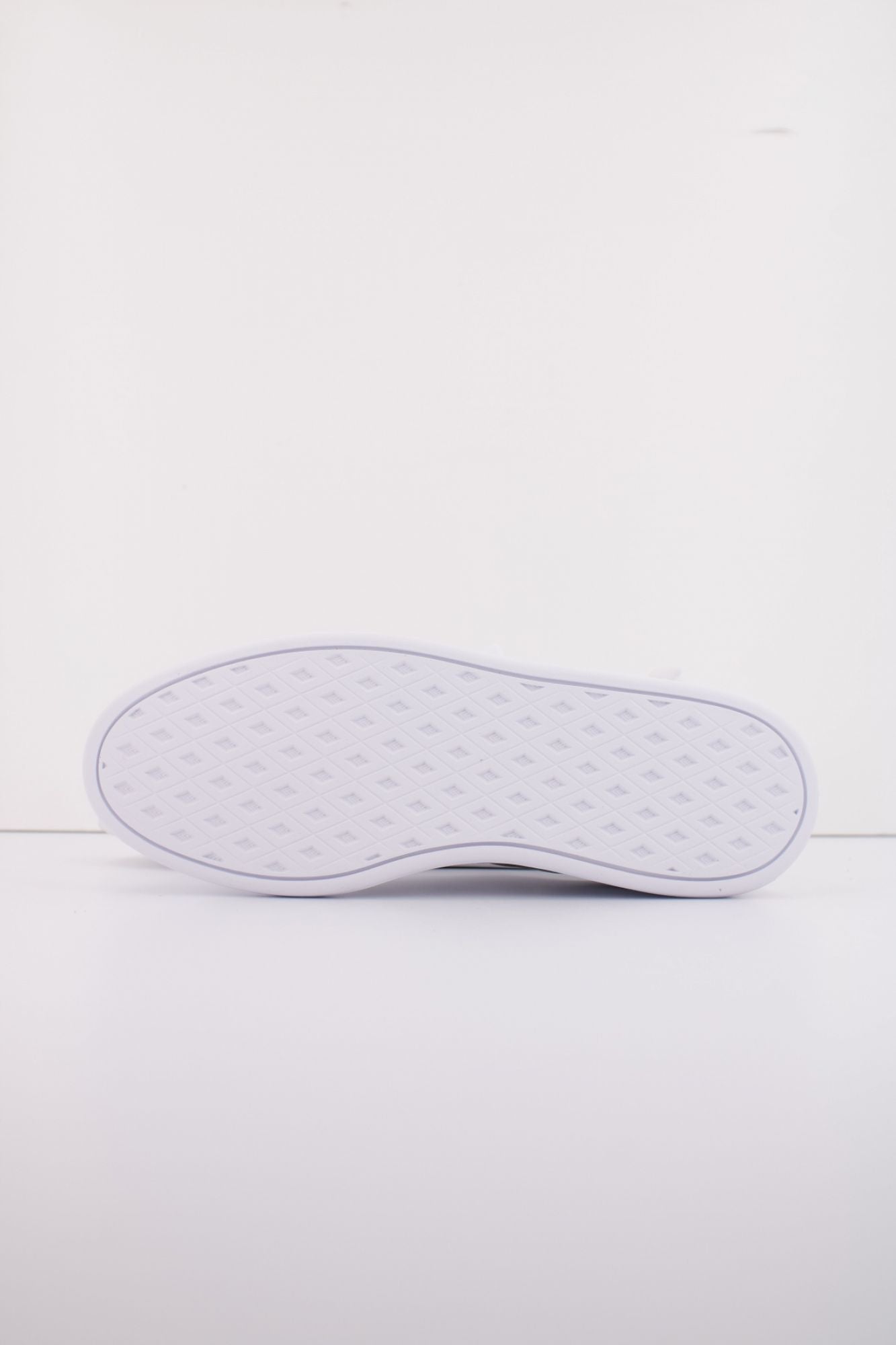 ADIDAS BREAKNET SLEEK en color BLANCO (5)