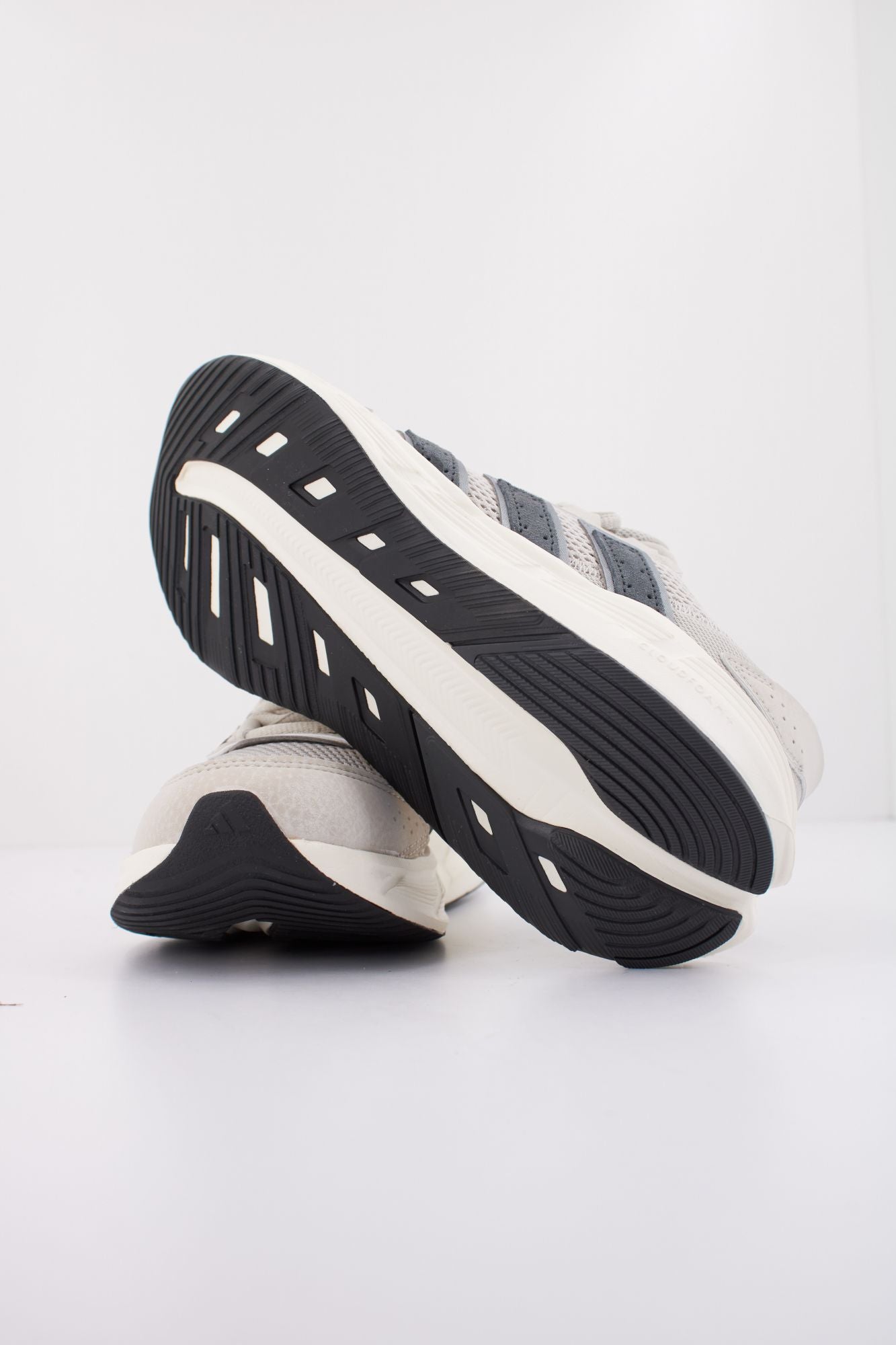 ADIDAS  ASTRASTAR  en color GRIS (5)