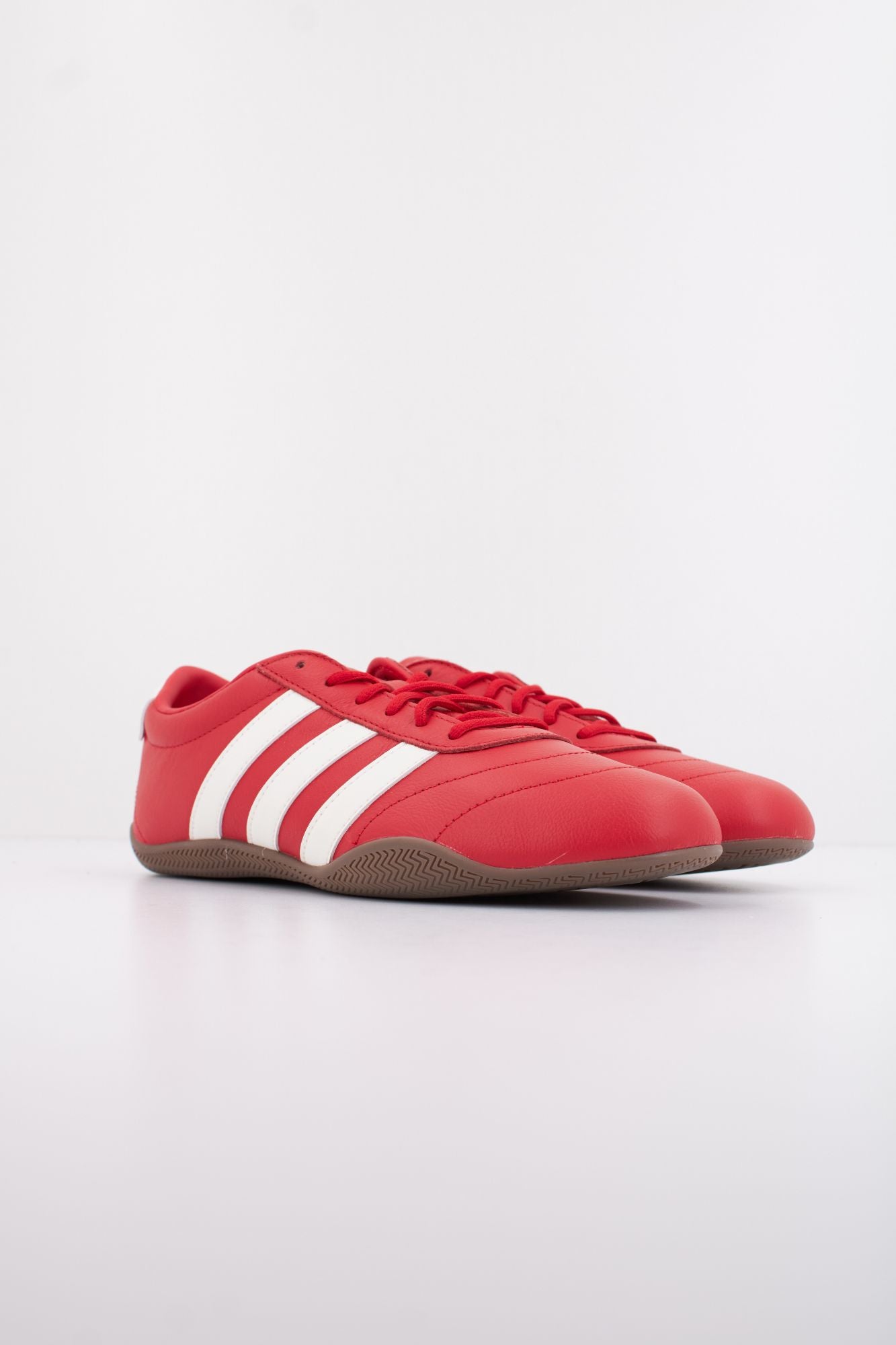 ADIDAS  GRAND COURT LO  en color ROJO (2)