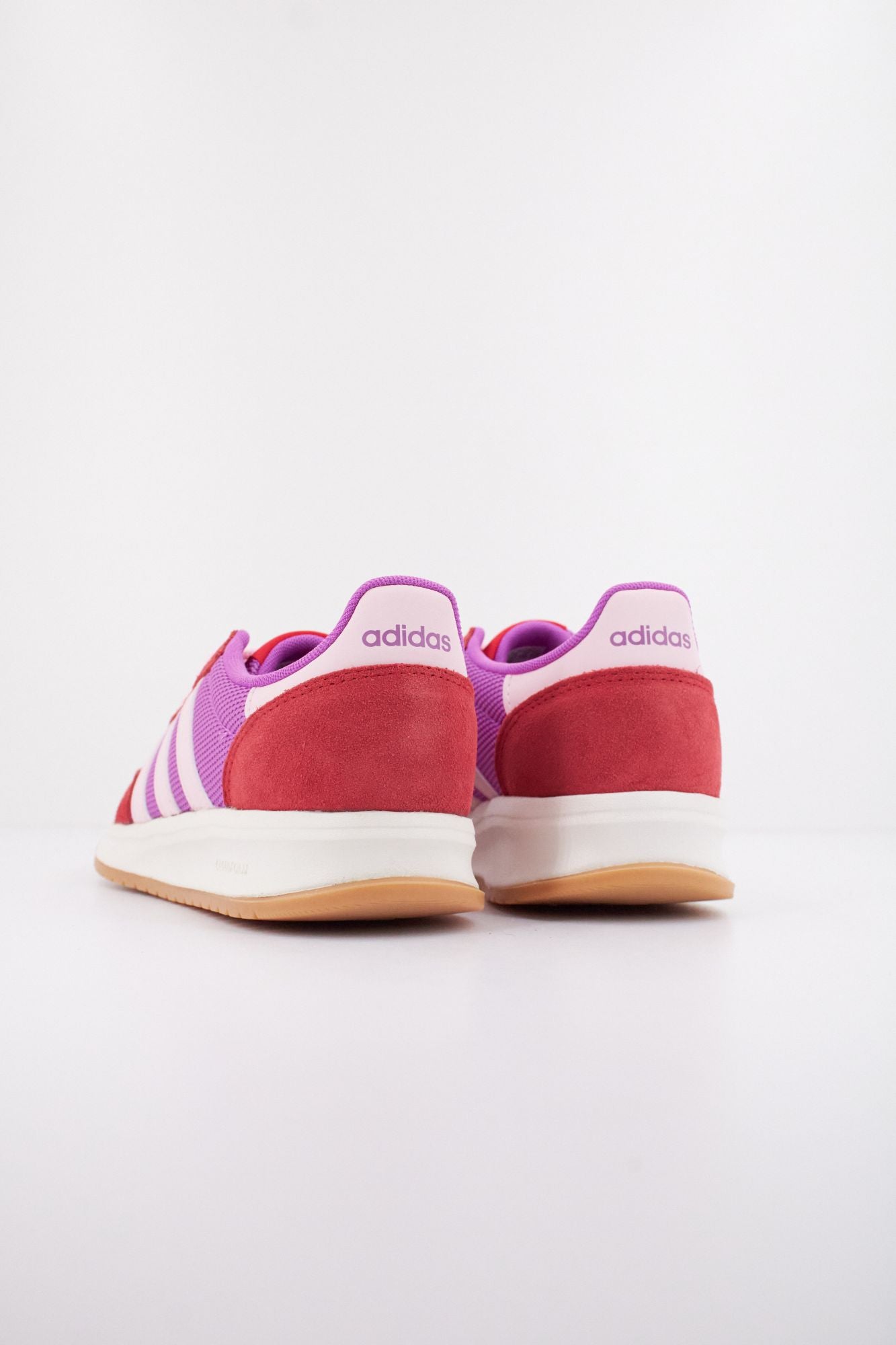 ADIDAS RUN 70s 2.0 en color VIOLETA (4)
