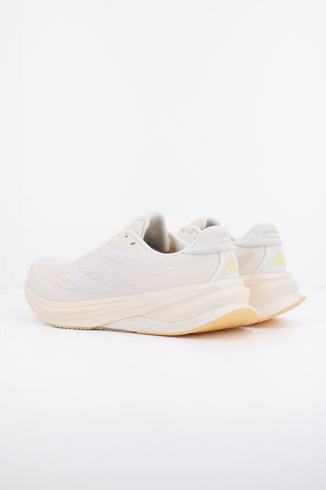 ADIDAS SUPERNOVA SOLUTION en color BLANCO (3)