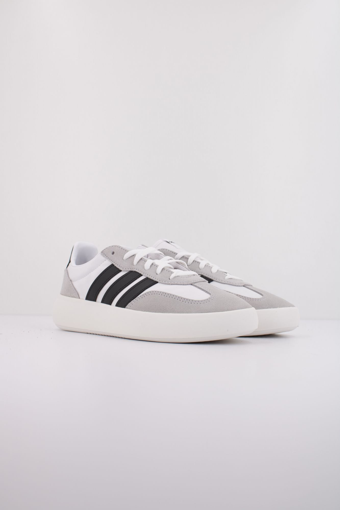 ADIDAS BARREDA DECODE J en color BLANCO (2)