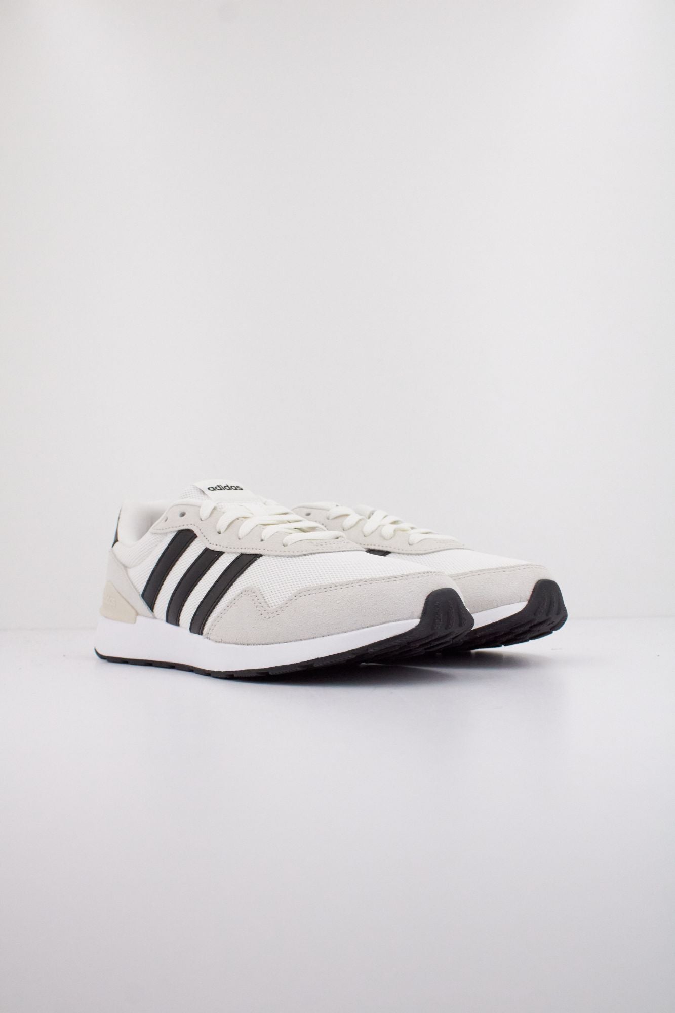 ADIDAS RUN 60s 4.0 en color BLANCO (2)