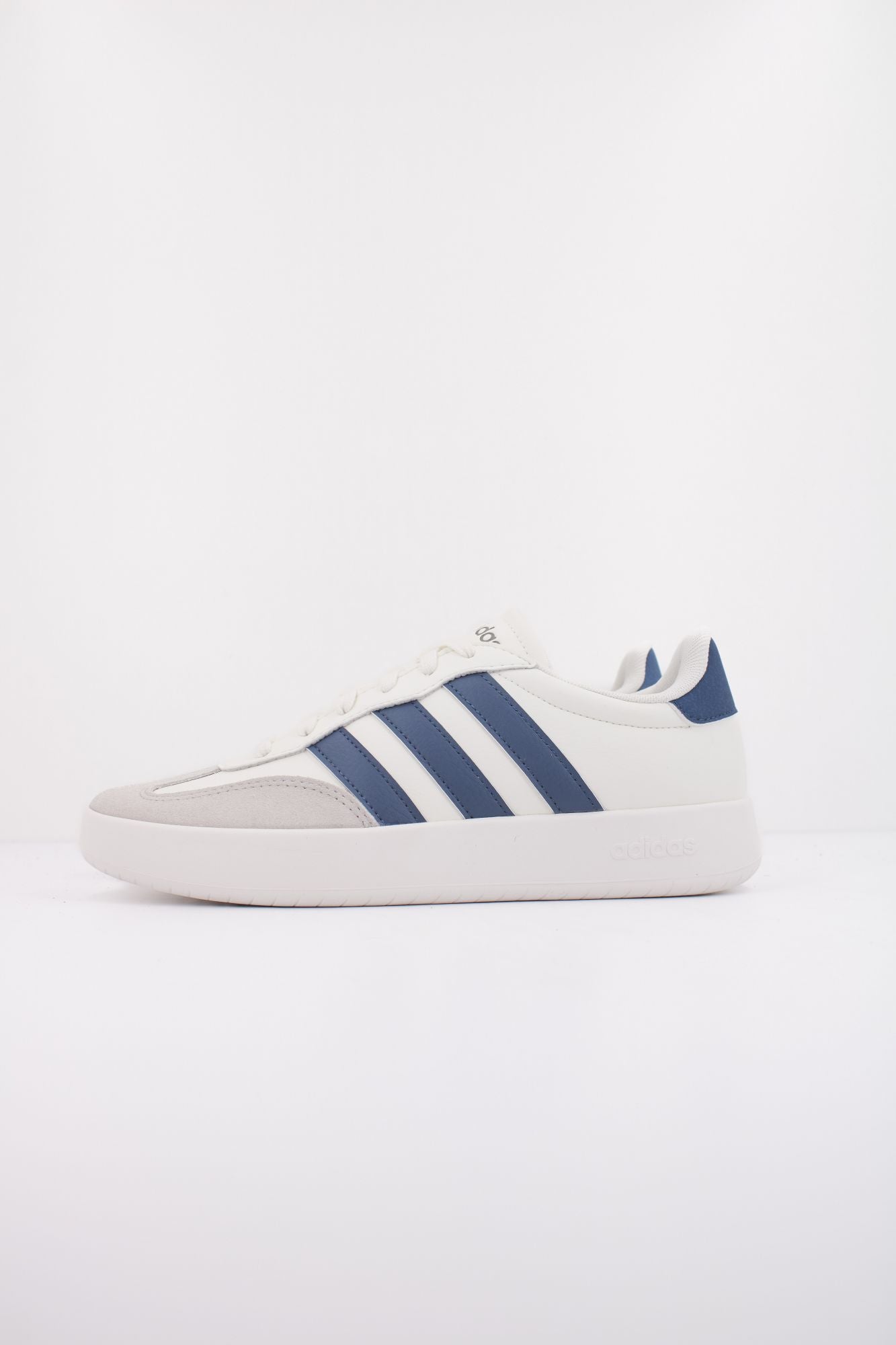 ADIDAS BARREDA en color BLANCO (1)