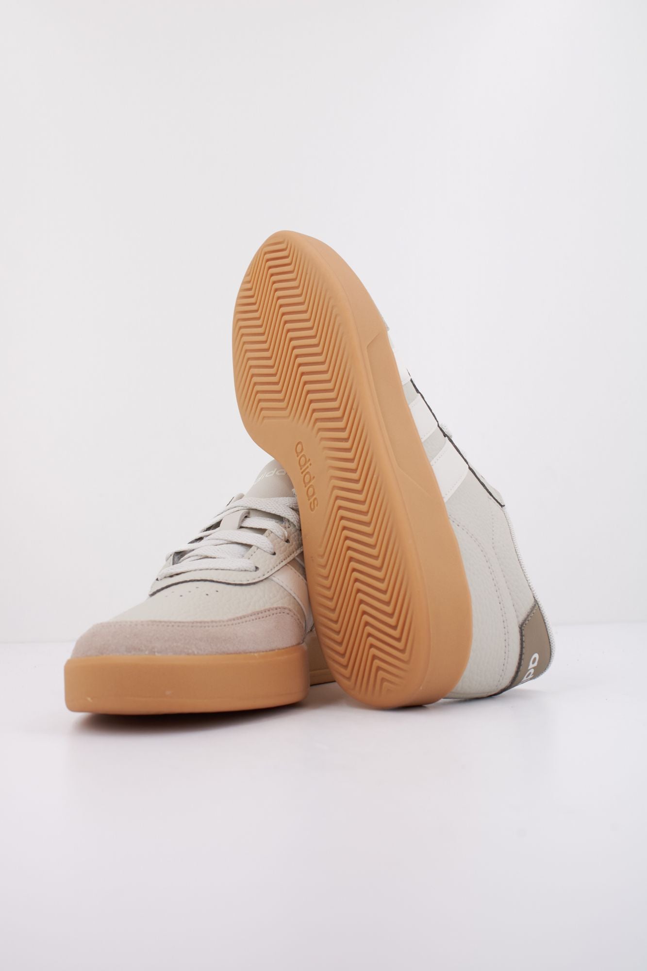 ADIDAS BREAKNET 3.0 en color GRIS (5)