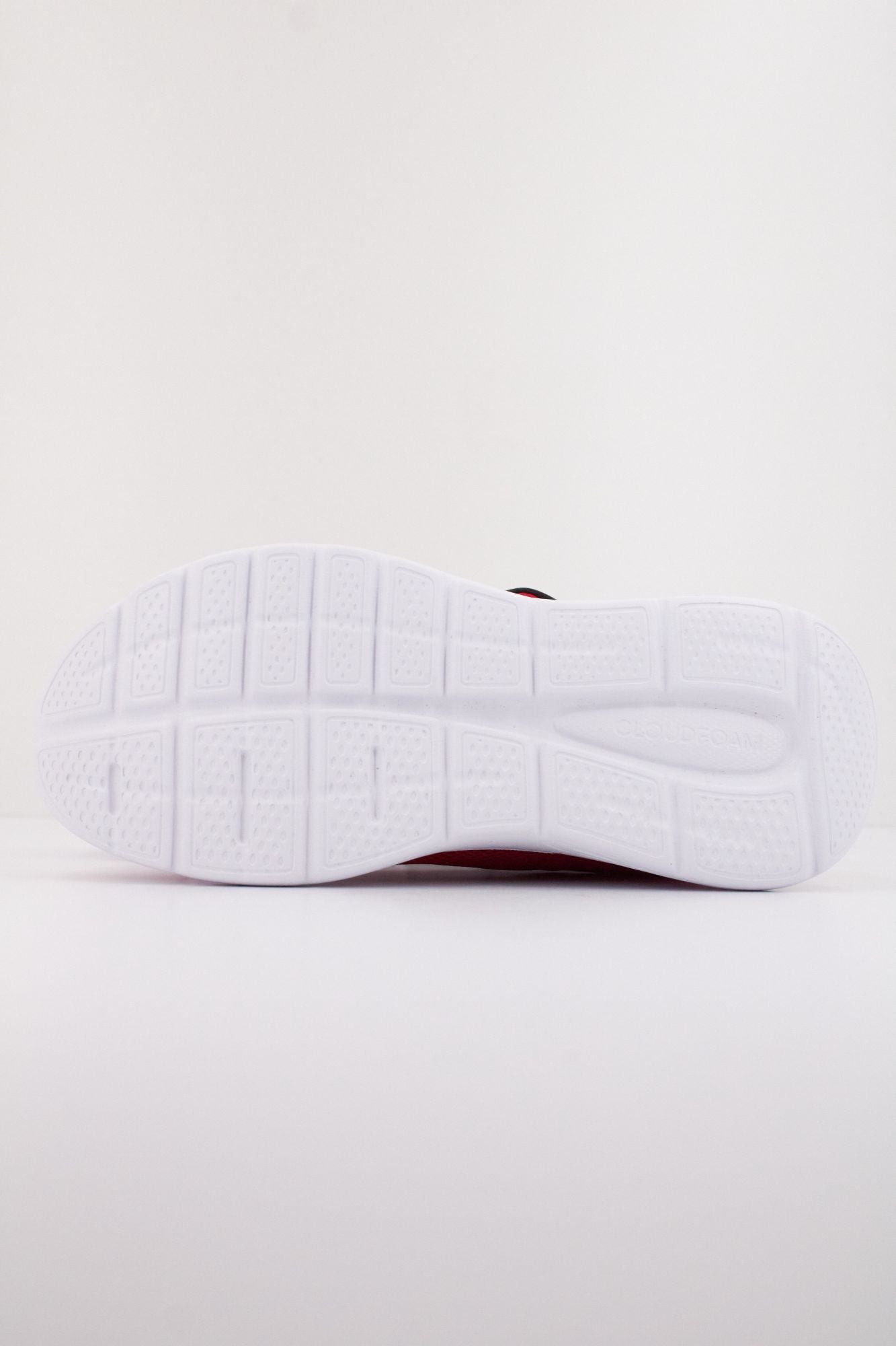 ADIDAS CLOUDFOAM COMFY en color ROJO (4)