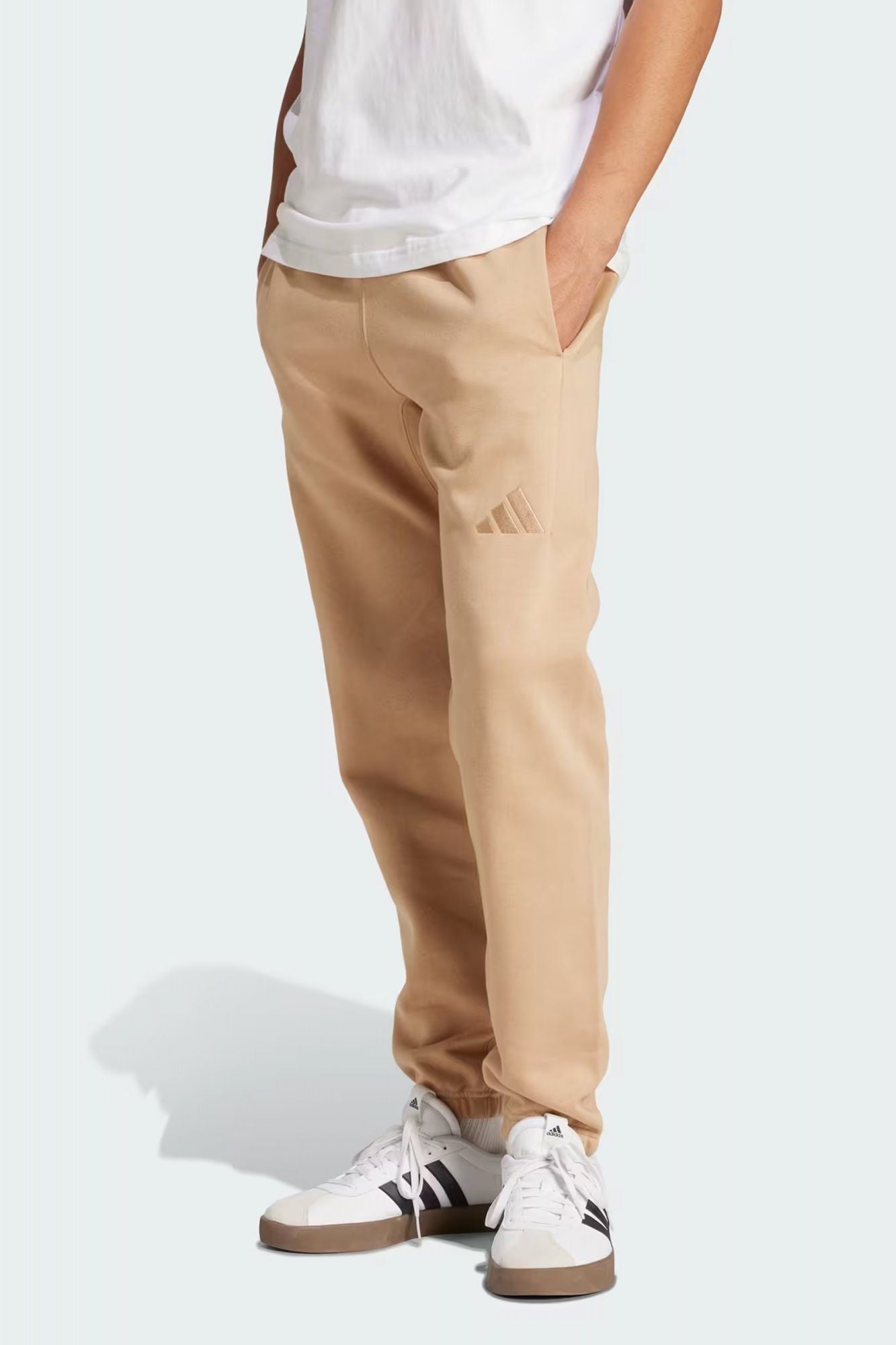 ADIDAS ALL SZN Fleece Regular Tapered Pants en color MARRON (1)