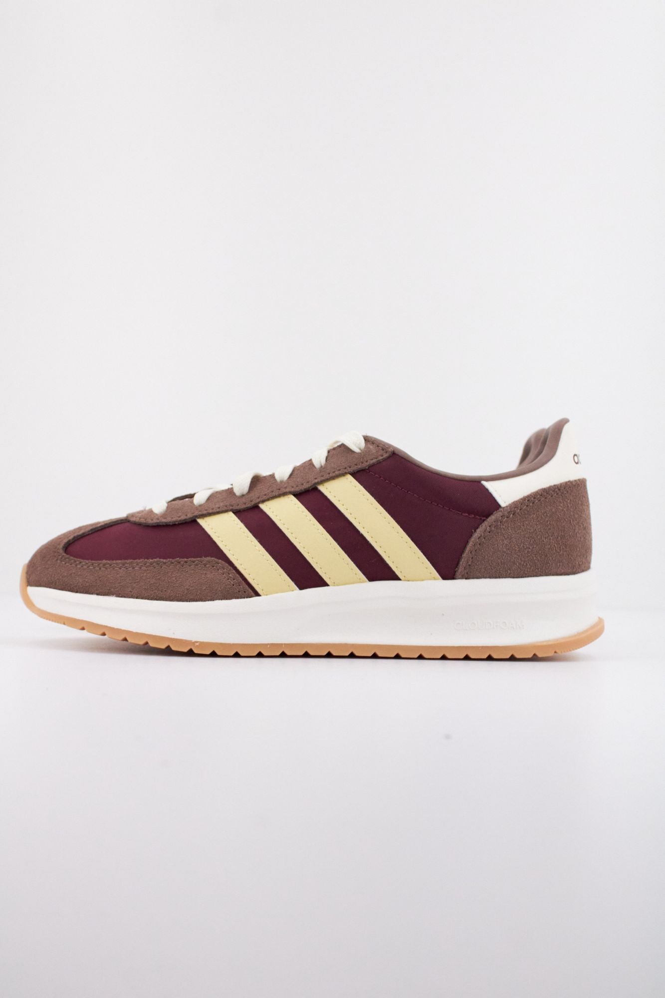 ADIDAS RUN 70s 2.0 en color BURDEOS (1)