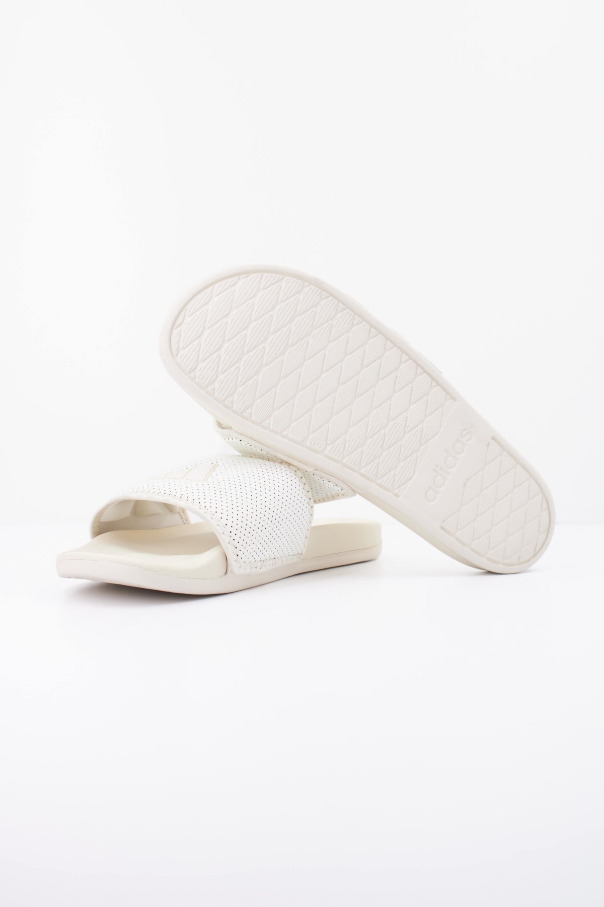 ADIDAS ADILETTE COMFORT en color BLANCO (5)