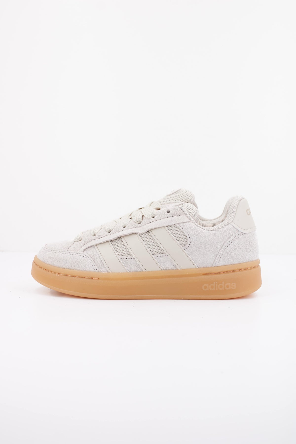 ADIDAS GC ALPHA SK8 en color BEIS (1)