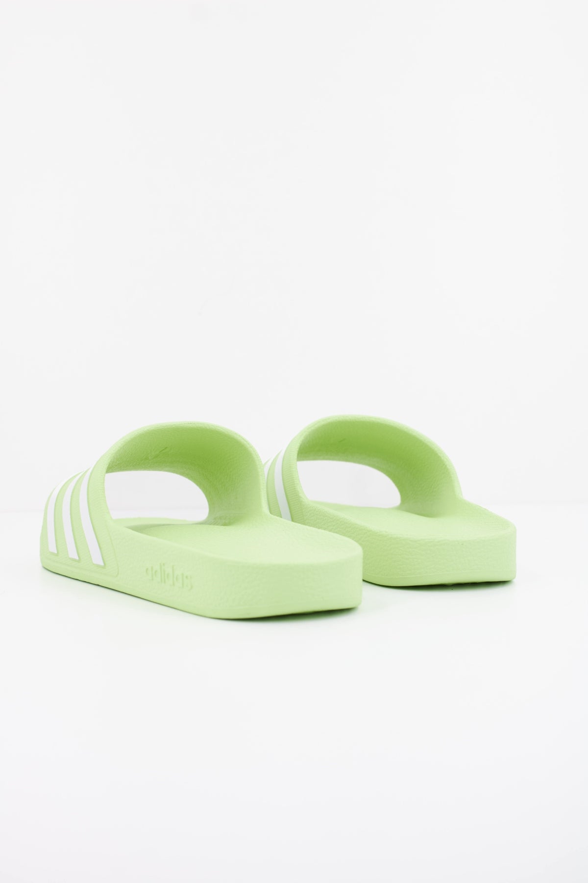 ADIDAS ADILETTE AQUA en color VERDE (4)