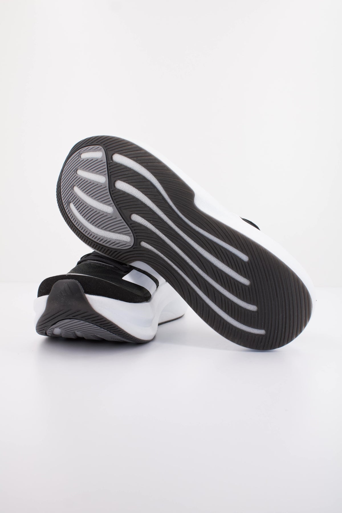 ADIDAS SUPERNOVA GLIDE W en color NEGRO (5)
