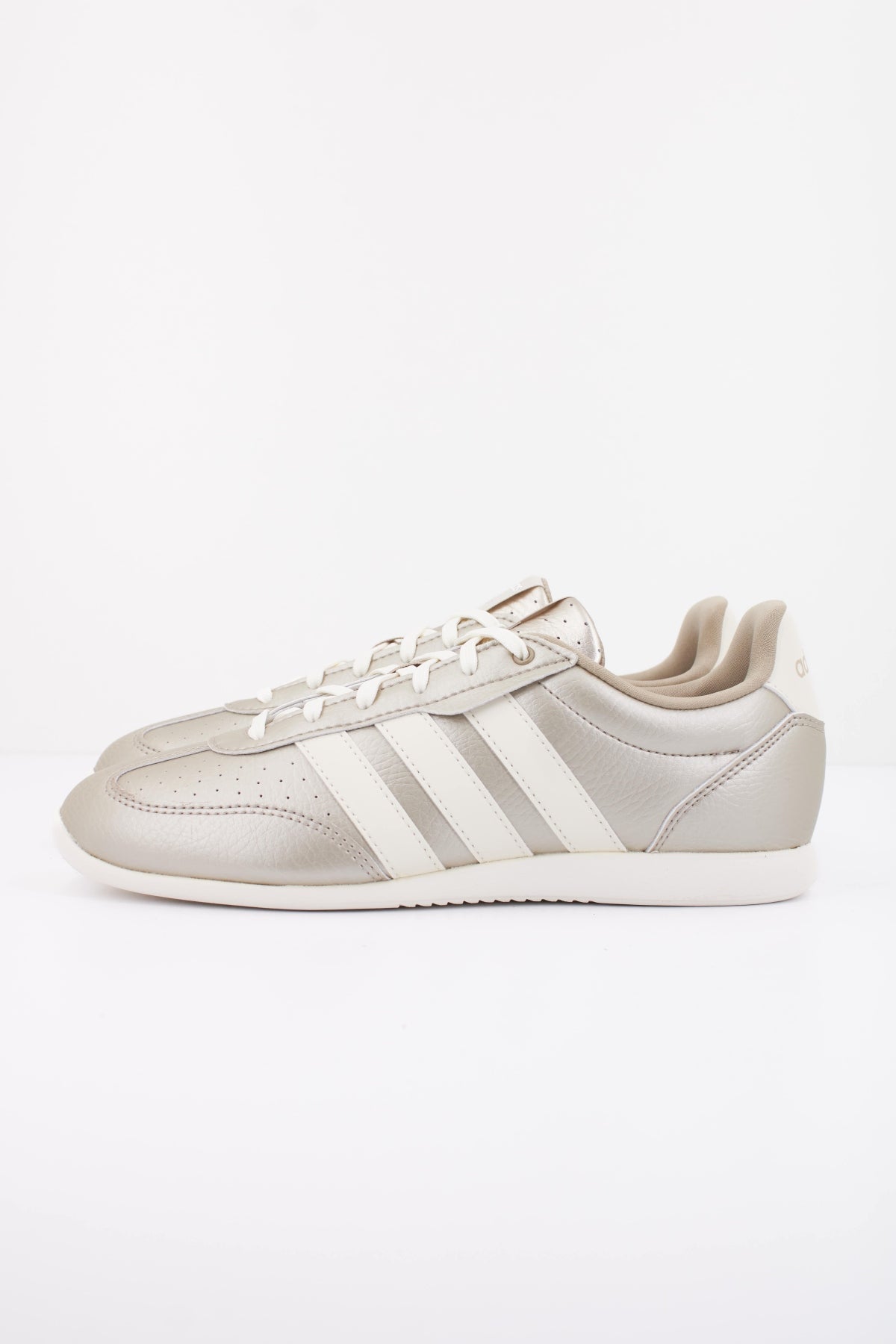 ADIDAS  BARREDA LO  en color ORO (1)
